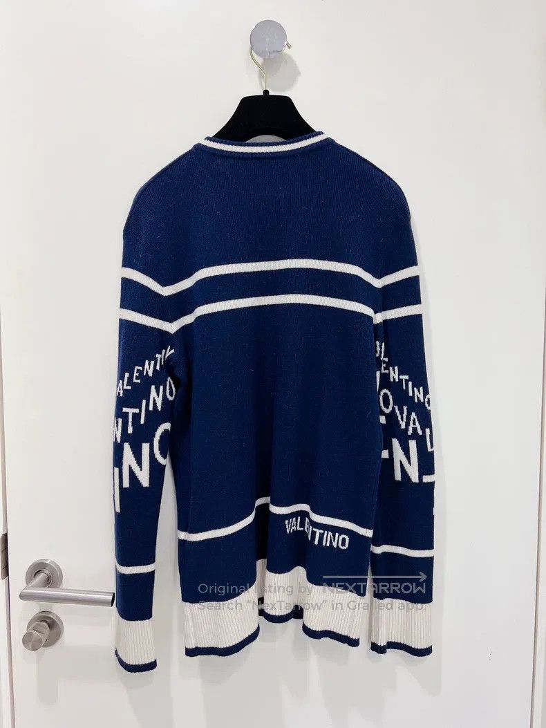 Valentino Valentino V-neck sweater top Size S / US 4 / IT 40 - 2 Thumbnail