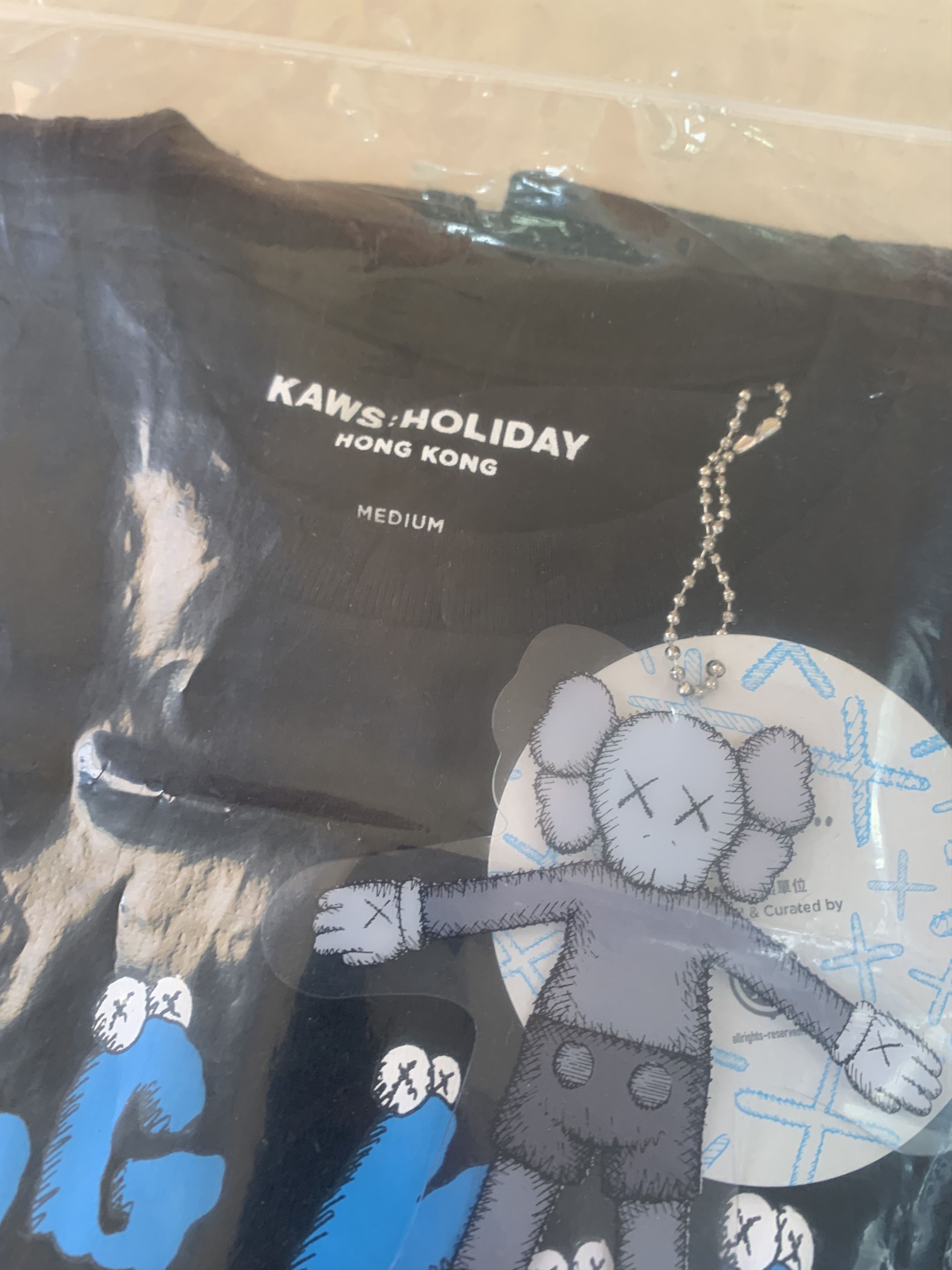 Kaws Kaws Holiday Hong Kong T-Shirt Size US S / EU 44-46 / 1 - 3 Thumbnail