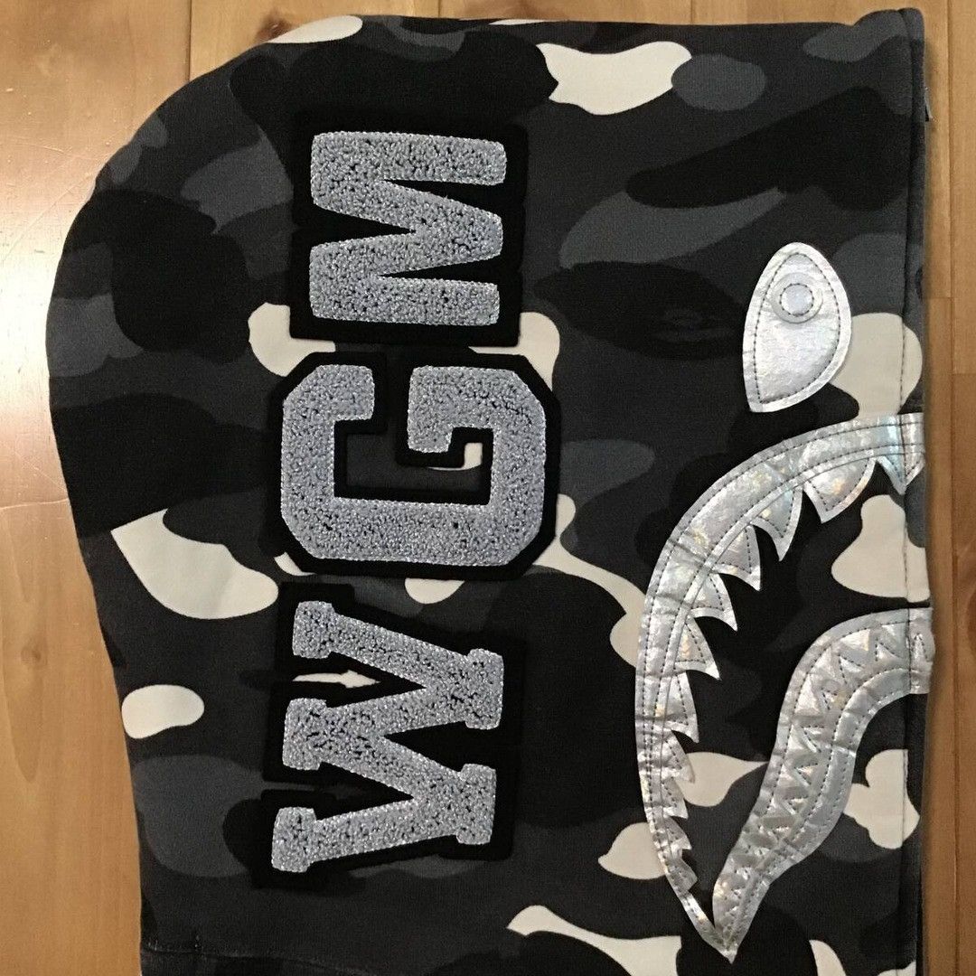 Bape 💫Glow in the dark💫 BAPE City camo shark full zip hoodie APE Size US M / EU 48-50 / 2 - 5 Thumbnail