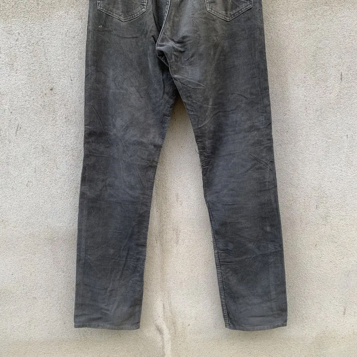 Levi's 1980’s VINTAGE LEVI’S 505 WHITETAB LEVIS CORDUROY FADED PANT Size US 32 / EU 48 - 16 Thumbnail