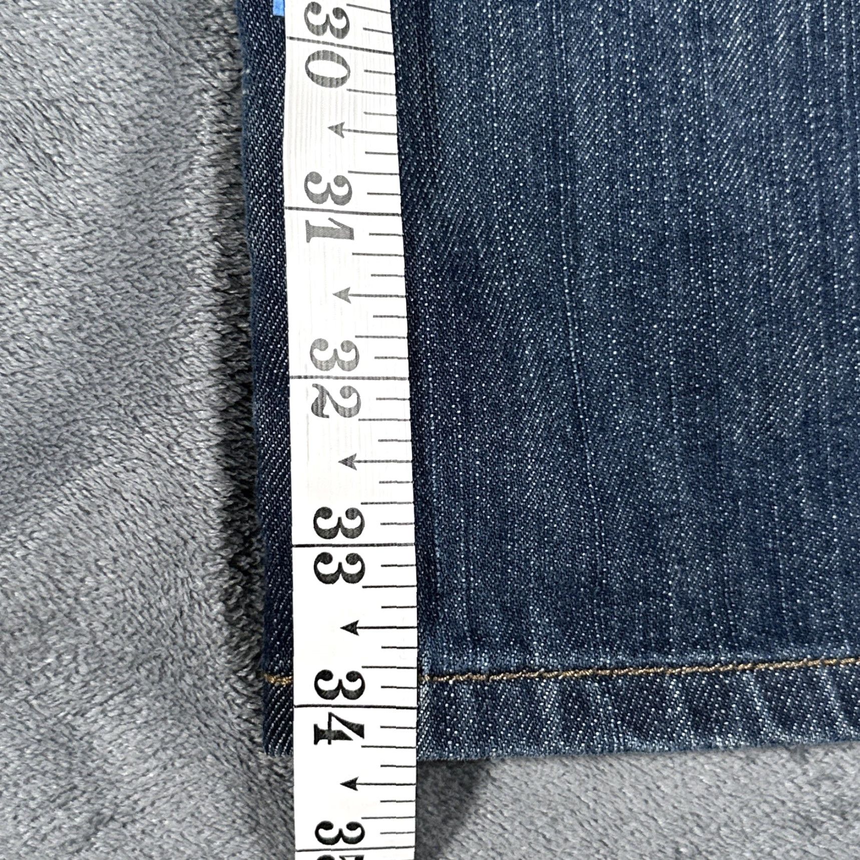 Levi's Levis 501 Jeans Mens 38x34 Blue Denim Straight Leg Button Fly Original Fit Size US 38 / EU 54 - 5 Thumbnail