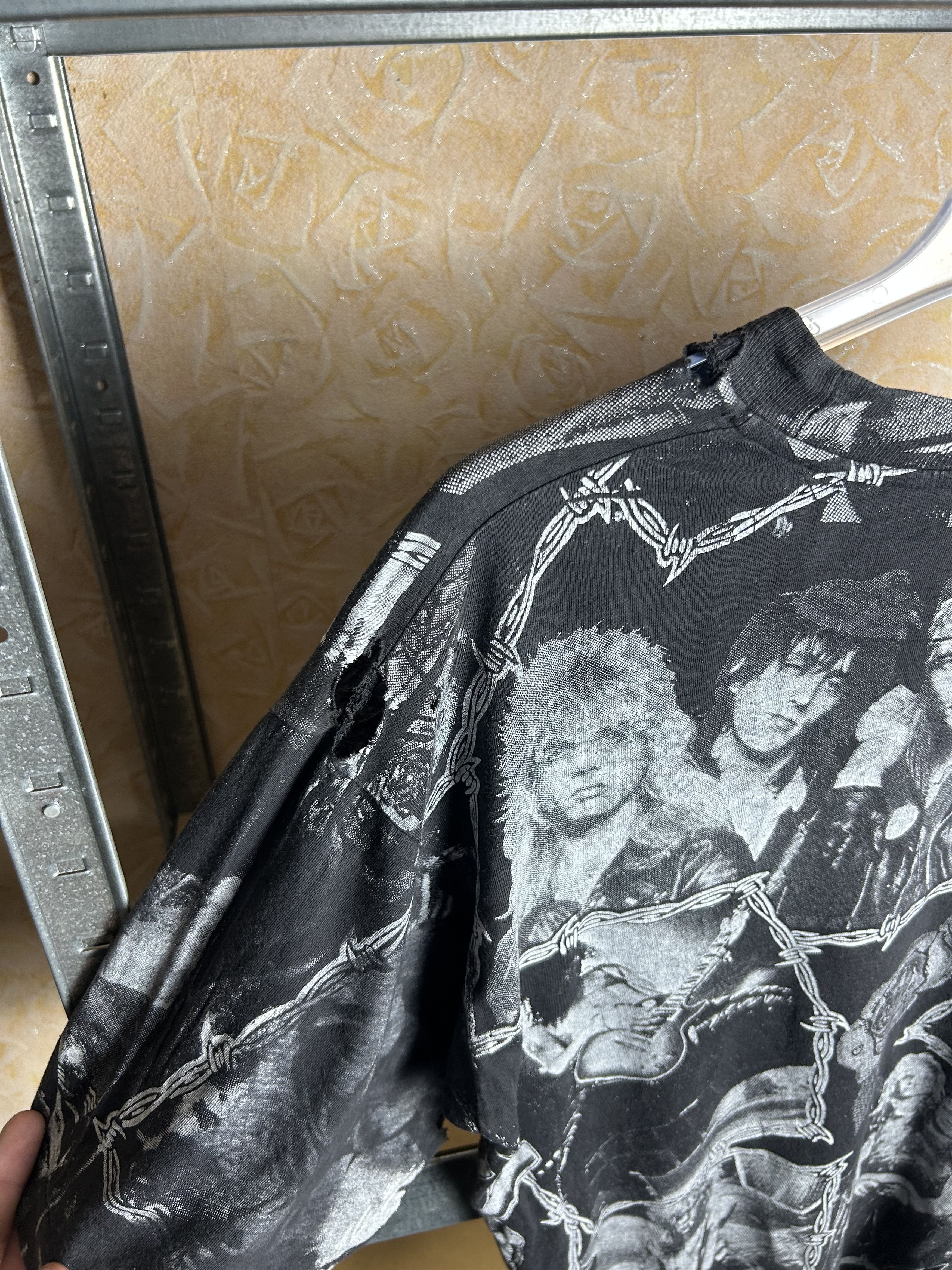 Band Tees Vintage 90s Guns n Roses All Over Print Rock Band T-shirt Size US L / EU 52-54 / 3 - 12 Thumbnail