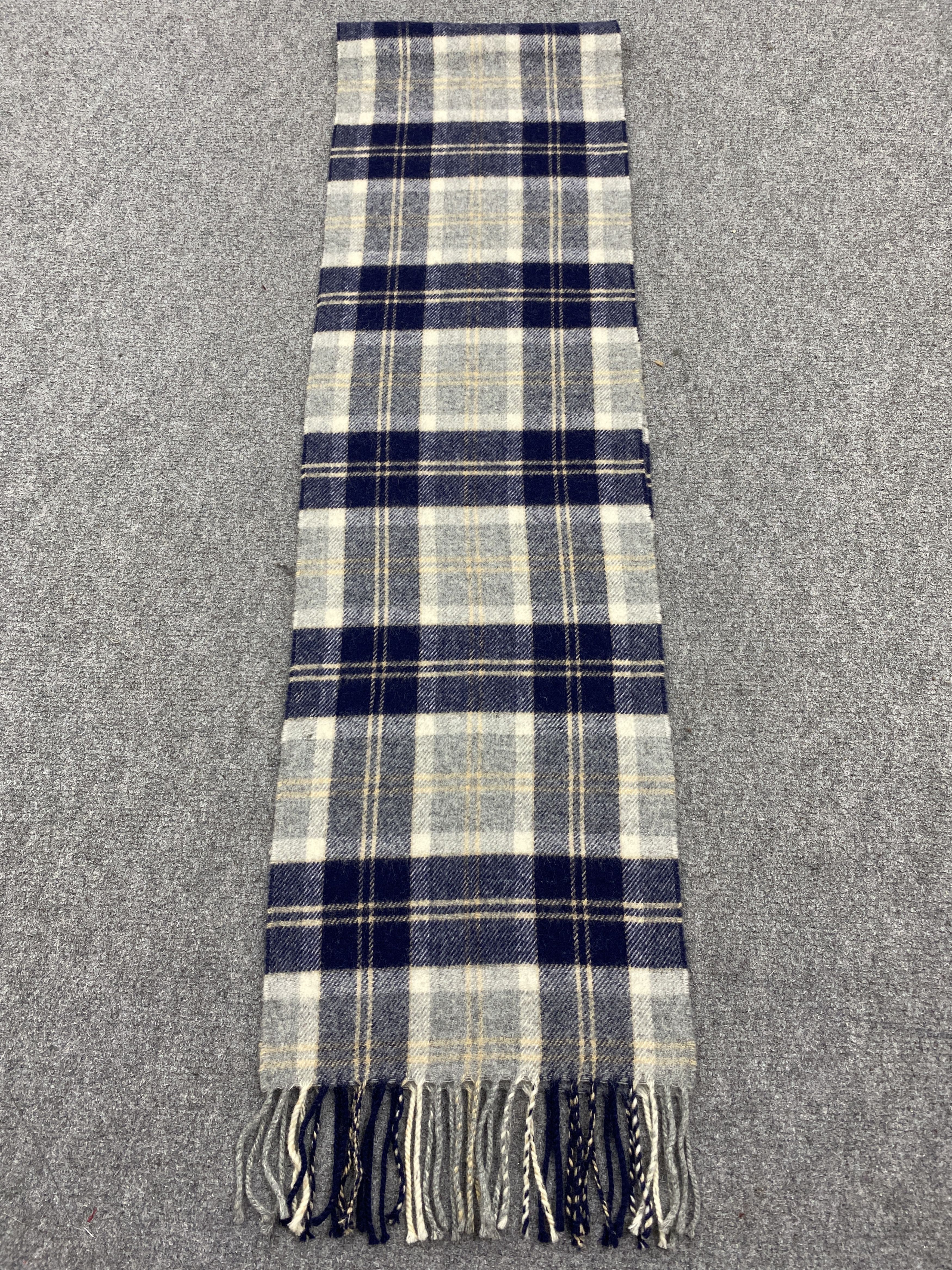 Johnstons Of Elgin Johnstons Of Elgin Scarf / Muffler / Neckwear - SC0156 Size ONE SIZE - 8 Thumbnail