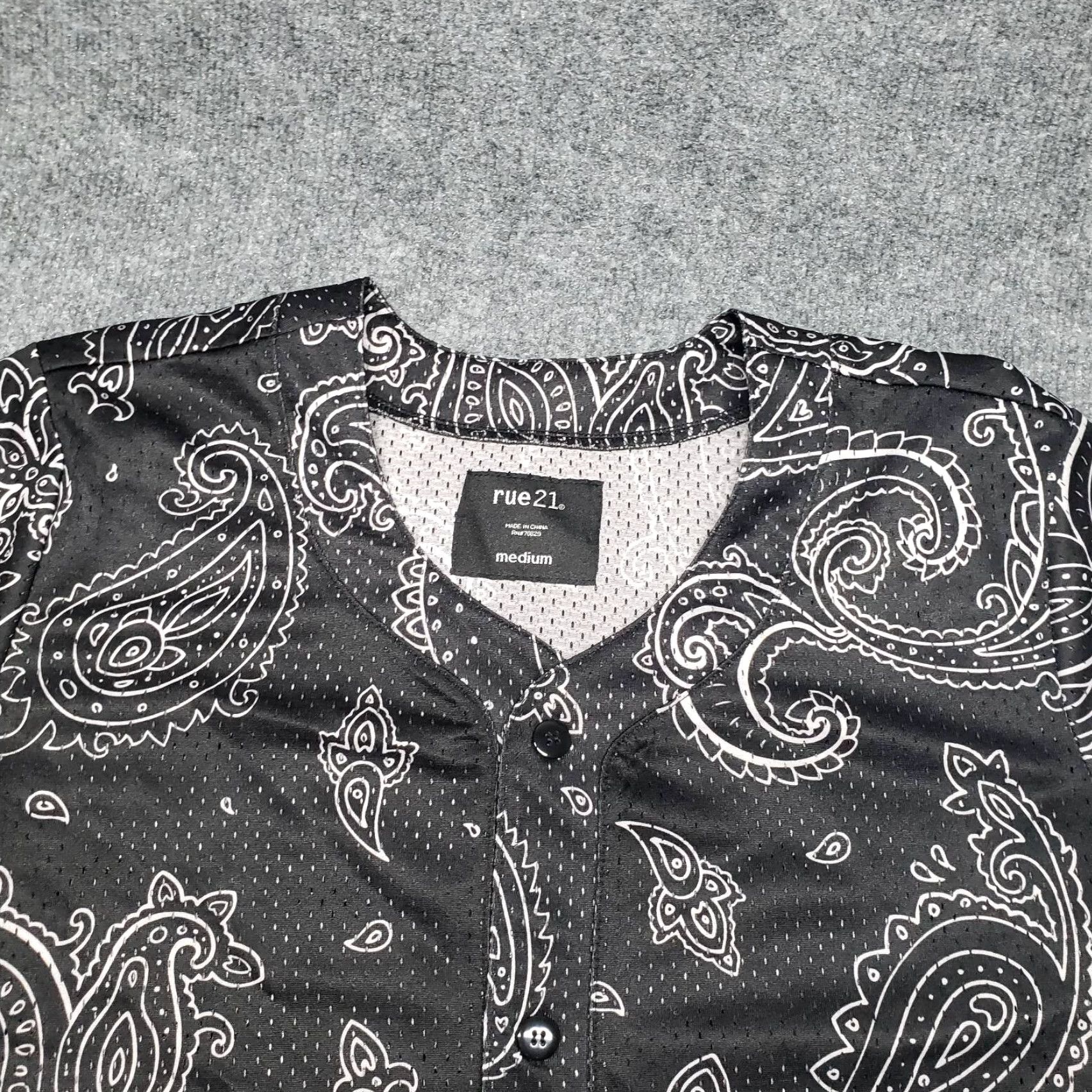 Vintage Rue21 Jersey Shirt Mens M Black Paisley Short Sleeve Button Up Collarless New Size US M / EU 48-50 / 2 - 2 Thumbnail