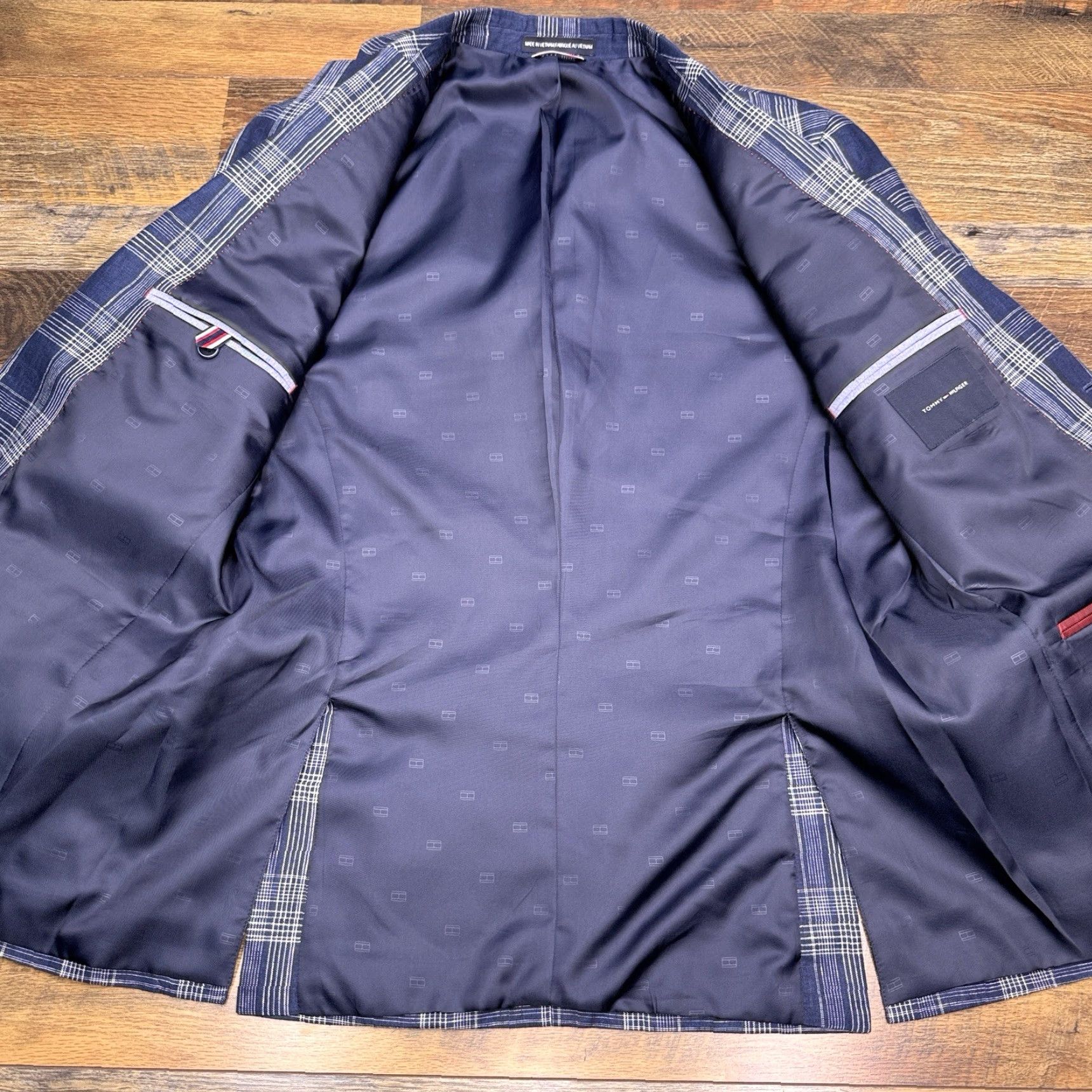 Tommy Hilfiger Tommy Hilfiger Blazer Linen Navy Plaid 40R Mens Sport Coat Regular Fit Notch Lapel Two-Button Double-Vented Jacket Short Description: None Size 40R - 3 Thumbnail