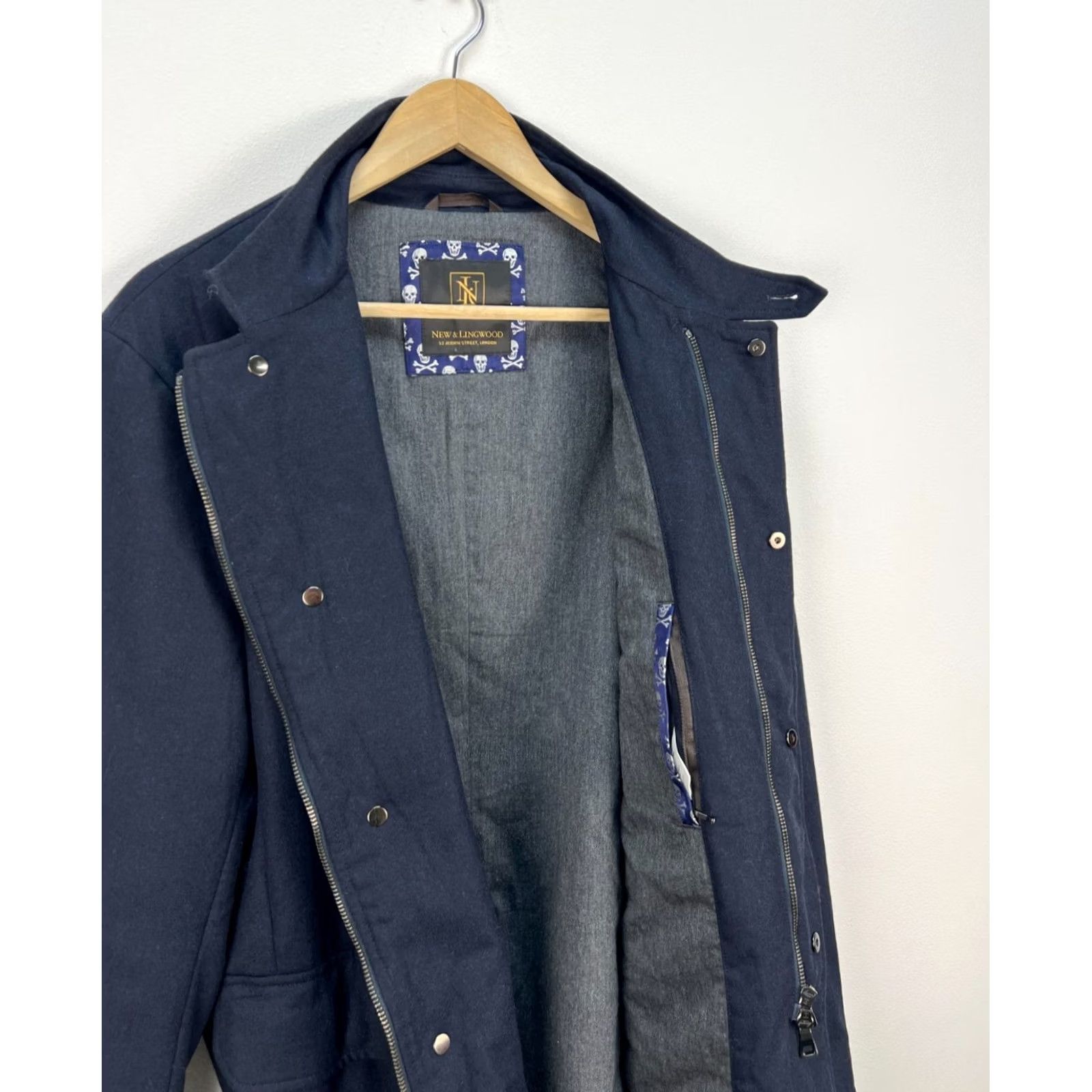 Vintage New & Lingwood Men’s Wool Jacket Coat Size 52 Navy blue Jacket Mens Regular 52 Navy blue Italy Size US L / EU 52-54 / 3 - 2 Thumbnail