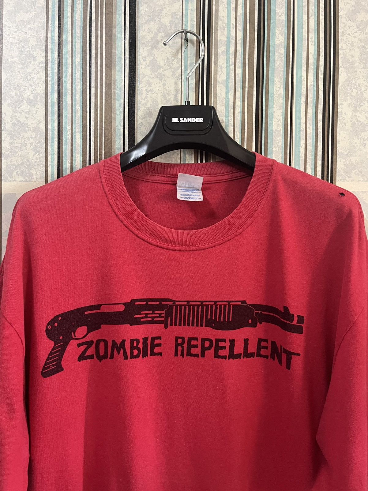 Vintage 2000s Resident evil zombie repellent capcom #F4 Size US L / EU 52-54 / 3 - 2 Thumbnail