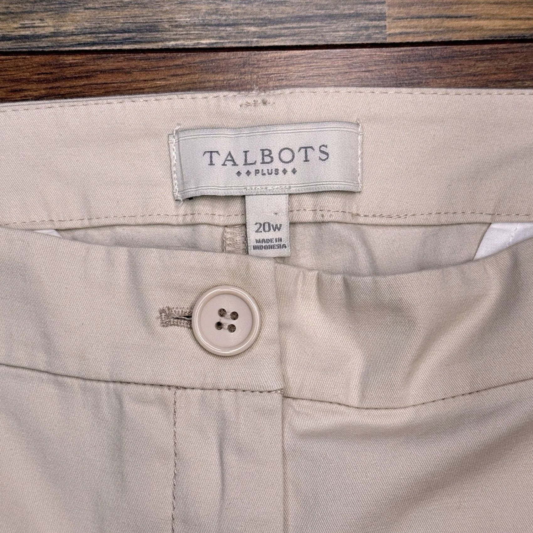 Talbots Talbots Cropped Pants Womens 20W Beige High Rise Stretch Twill Cotton Spandex Zip Button Tapered Regular Inseam 26.5 in Logo Size 42" / US 20 - 4 Thumbnail