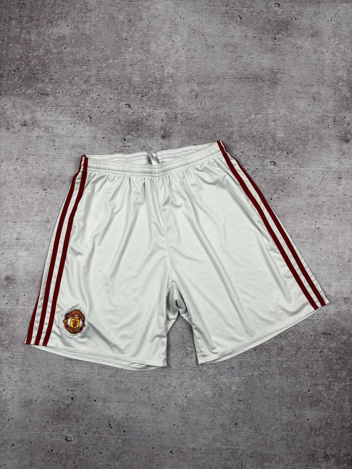 Adidas Adidas x Munchester United soccer shorts size XL Size US XL / EU 56 / 4 - 1 Thumbnail