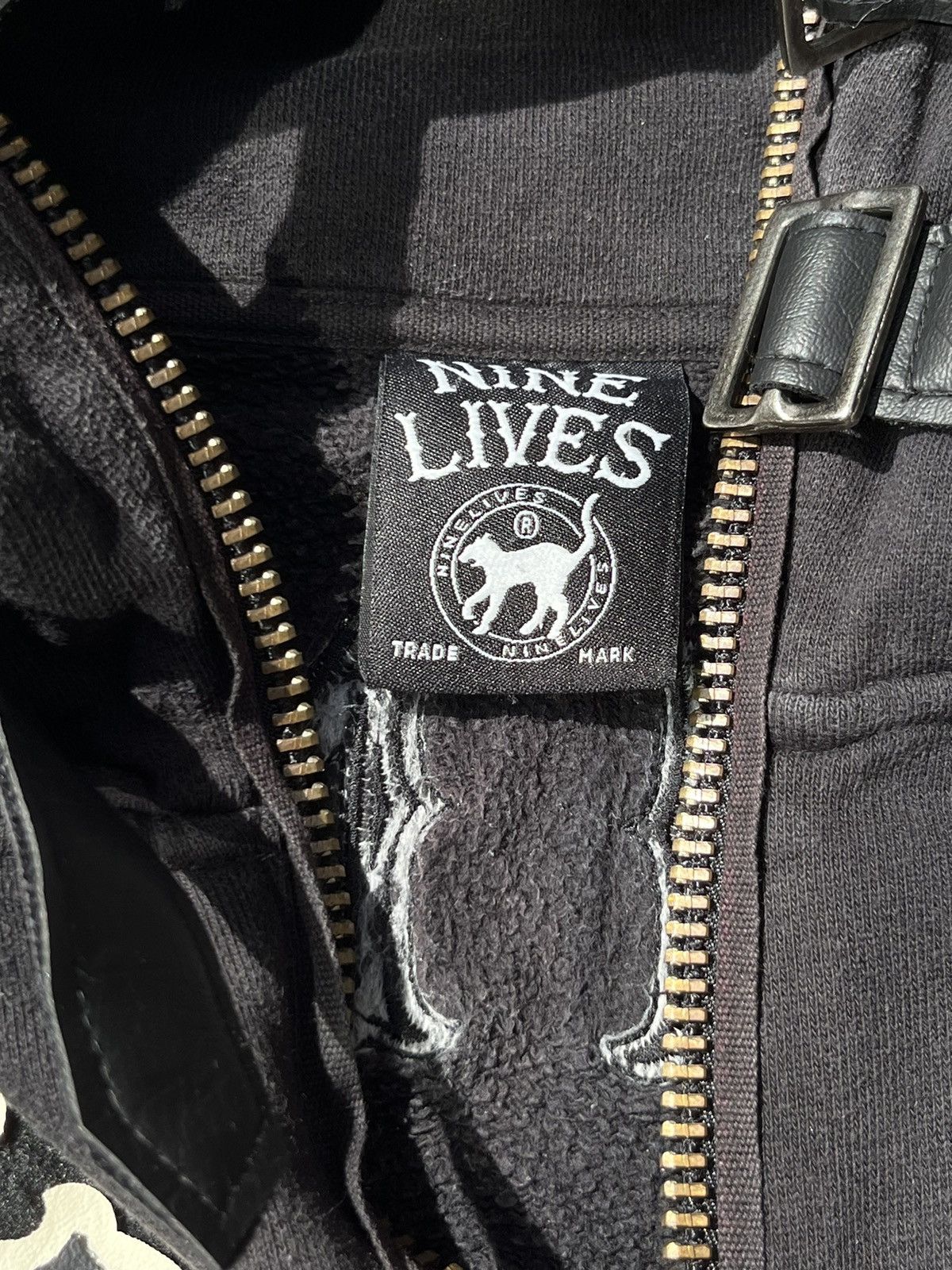 Nine Lives × Vintage Black Graphic Hoodie by Nine Lives Size L / US 10 / IT 46 - 7 Thumbnail