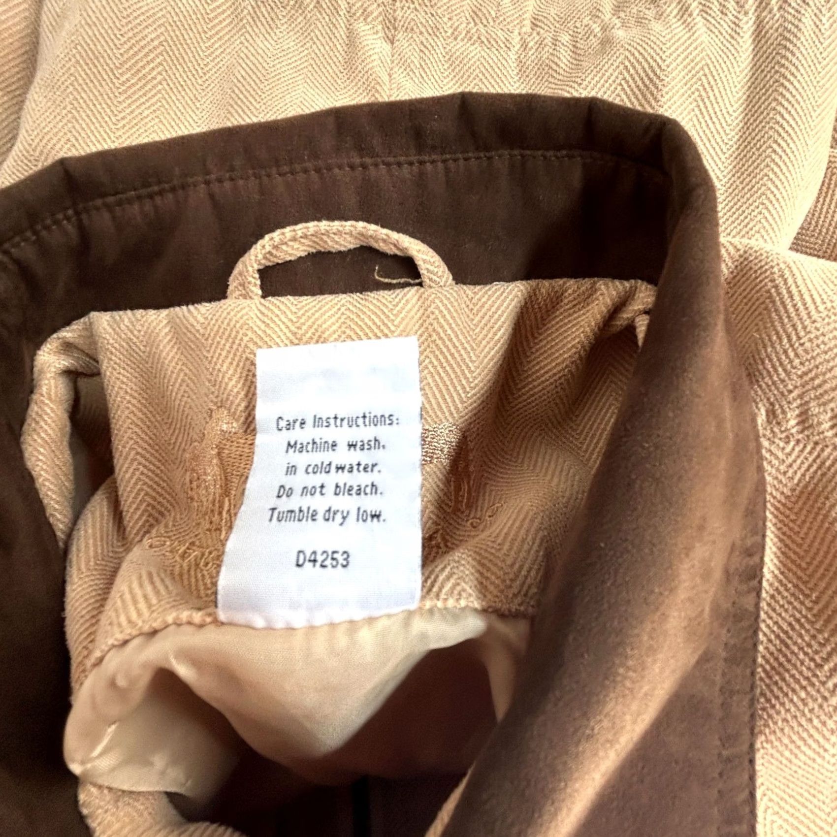 Vintage Outback Trading Co Womens Zip Front Short Shaped Jacket Small Beige Pockets Size 28" / US 6 / IT 42 - 4 Thumbnail