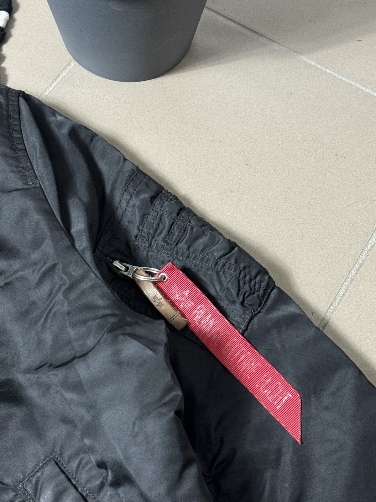 Alpha Industries VINTAGE ALPHA INDUSTRIES OVERSIZED NYLON BOMBERS Size XL / US 12-14 / IT 48-50 - 3 Thumbnail