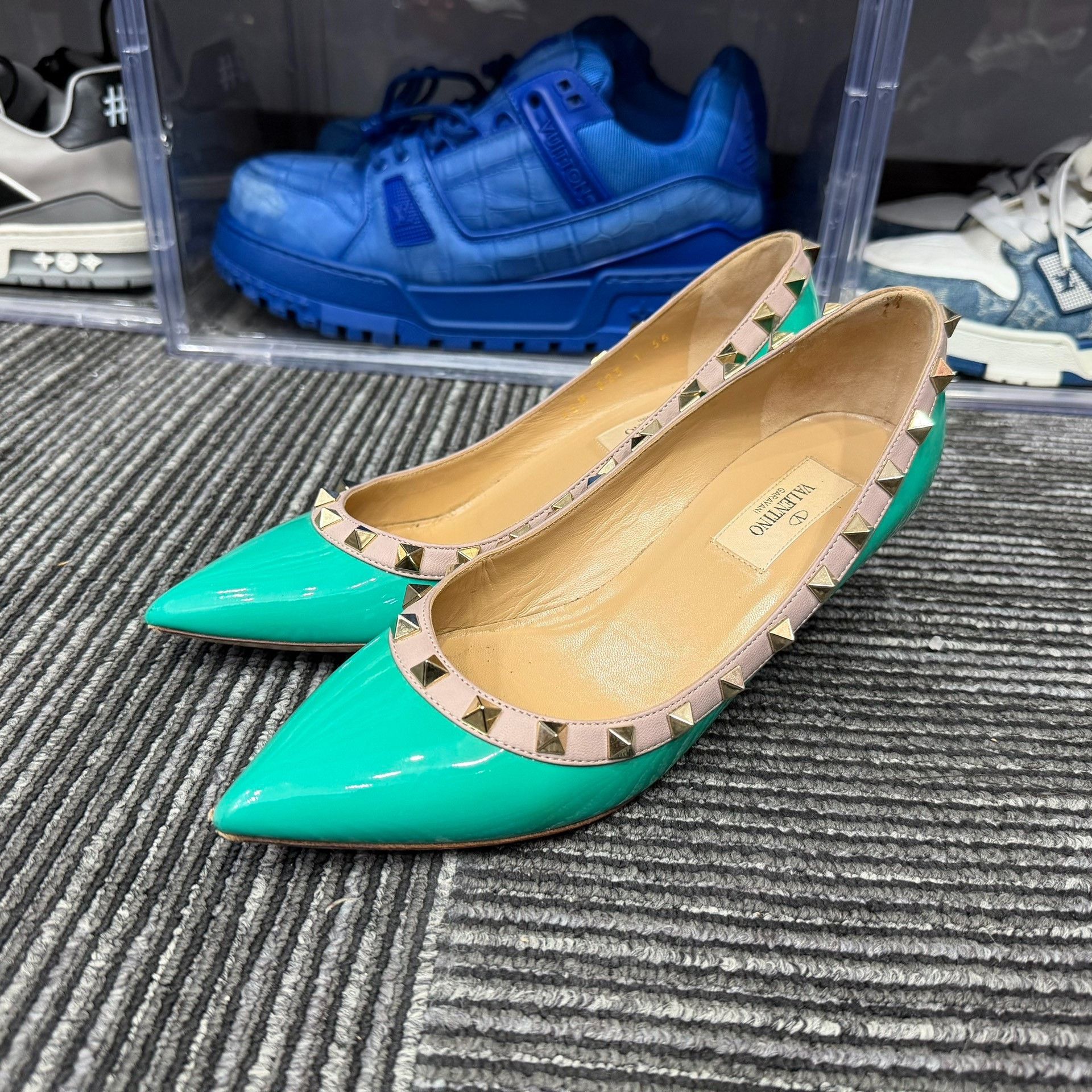 Valentino Valentino Lowtop Sneakers us_6 Women Size US 6 / IT 36 - 1 Thumbnail