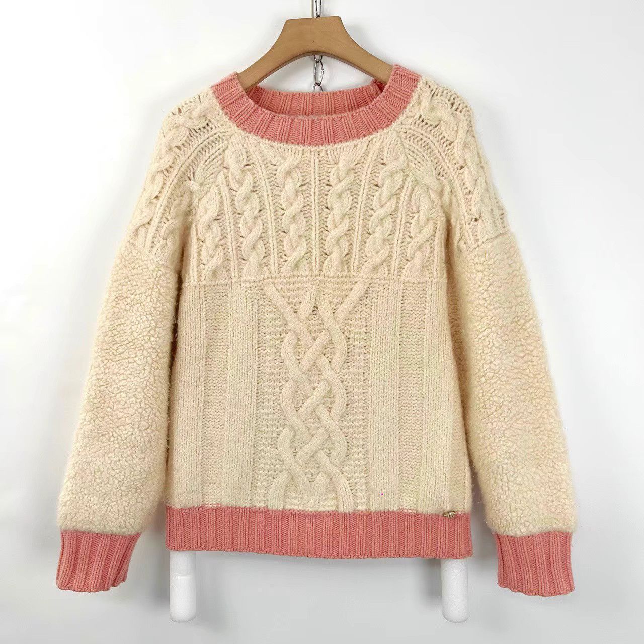 Chanel Chanel Cable Knit Sweater with Shearling Panel K12 Size XS / US 0-2 / IT 36-38 - 1 Thumbnail