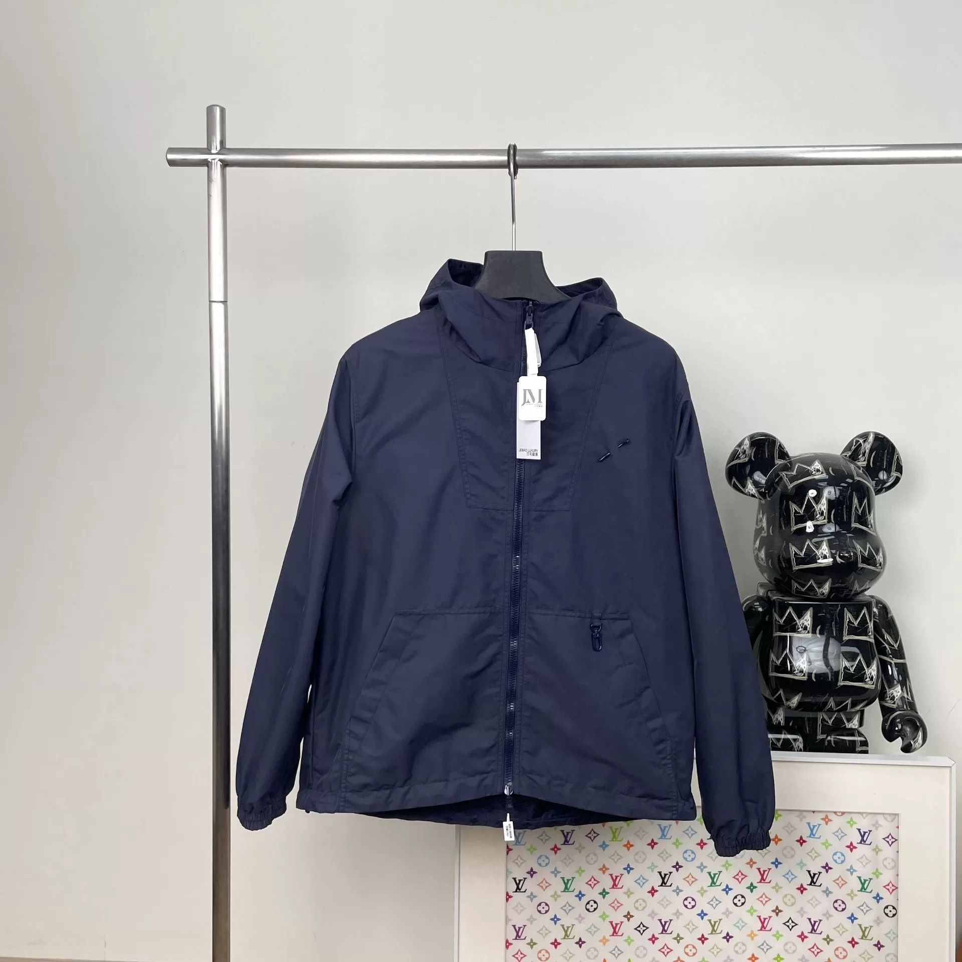 Louis Vuitton Louis Vuitton Retro Jacket M Women Size M / US 6-8 / IT 42-44 - 1 Thumbnail
