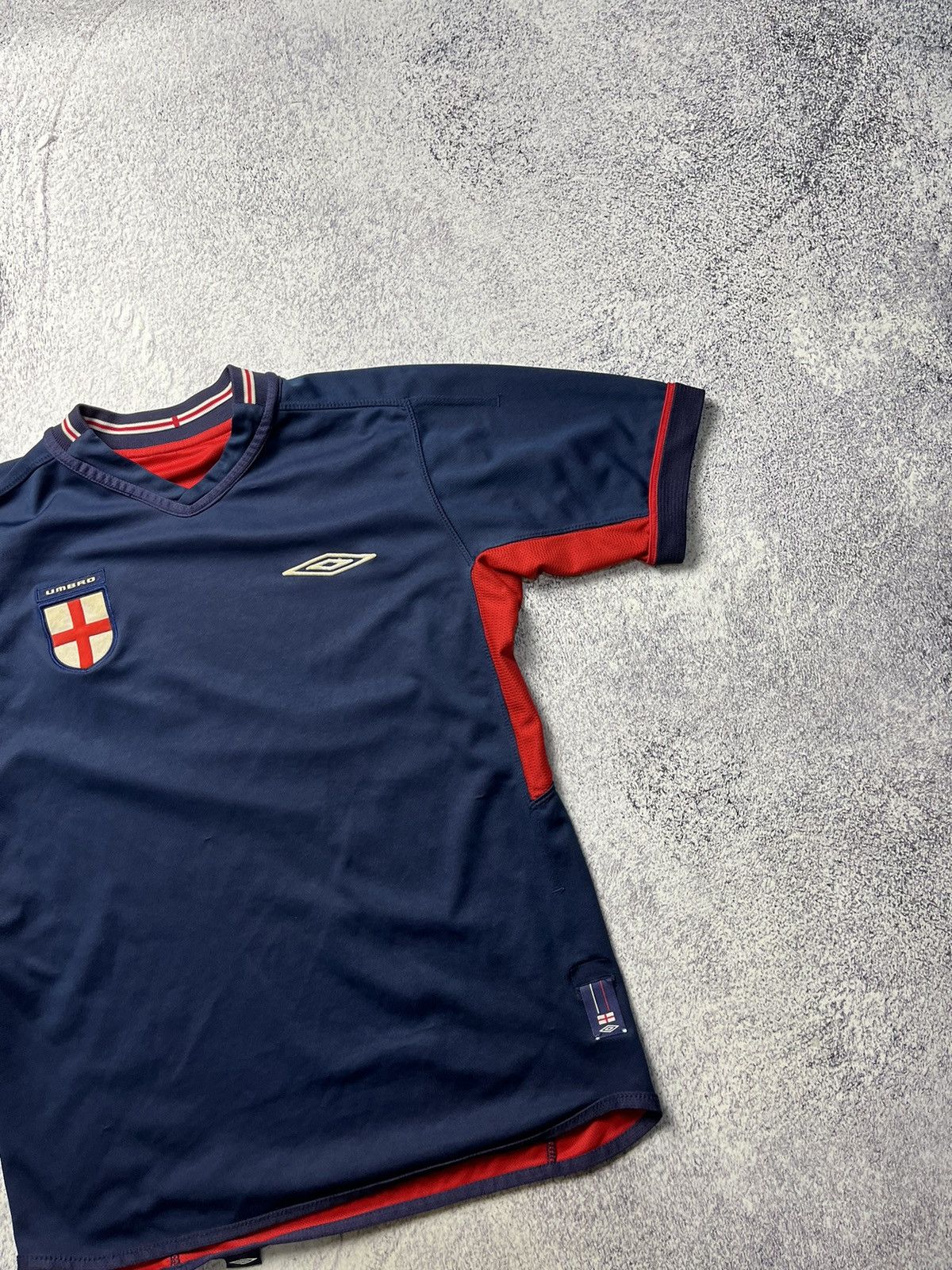 Umbro Umbro England Team Reversible Soccer Jersey 2004 Red/Navy Size US M / EU 48-50 / 2 - 21 Thumbnail