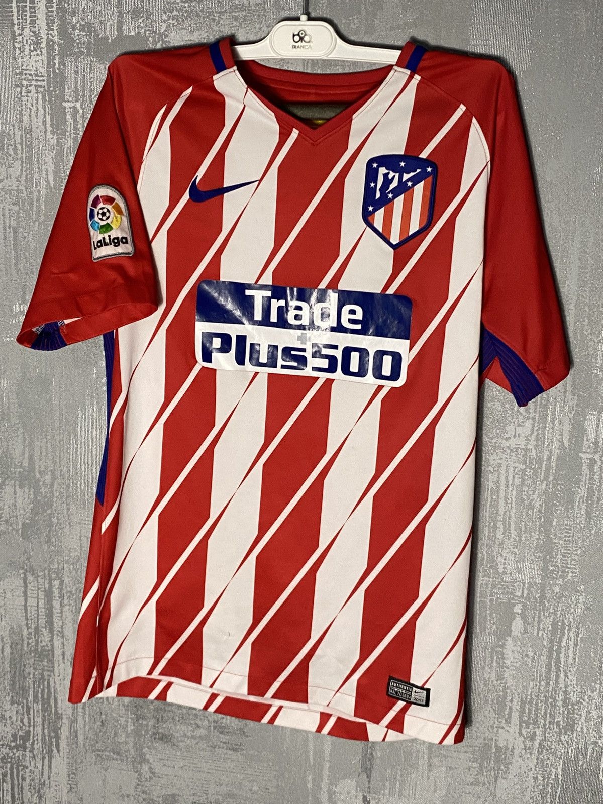 Nike × Vintage 2017/18 Atletico Madrid Nike Soccer Jersey Home LaLiga Spain Size US S / EU 44-46 / 1 - 1 Thumbnail