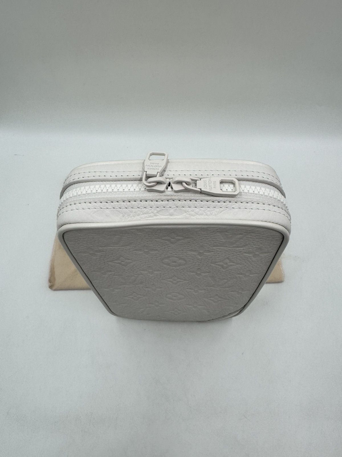 Louis Vuitton Louis Vuitton Utility Side CrossBody Bag Size ONE SIZE - 5 Thumbnail