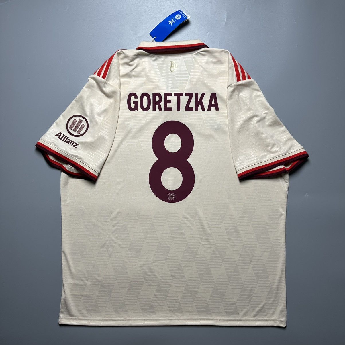 Vintage BAYERN ADIDAS 2024/2025 FOOTBALL THIRD JERSEY #8 GORETZKA Size US XXL / EU 58 / 5 - 1 Thumbnail
