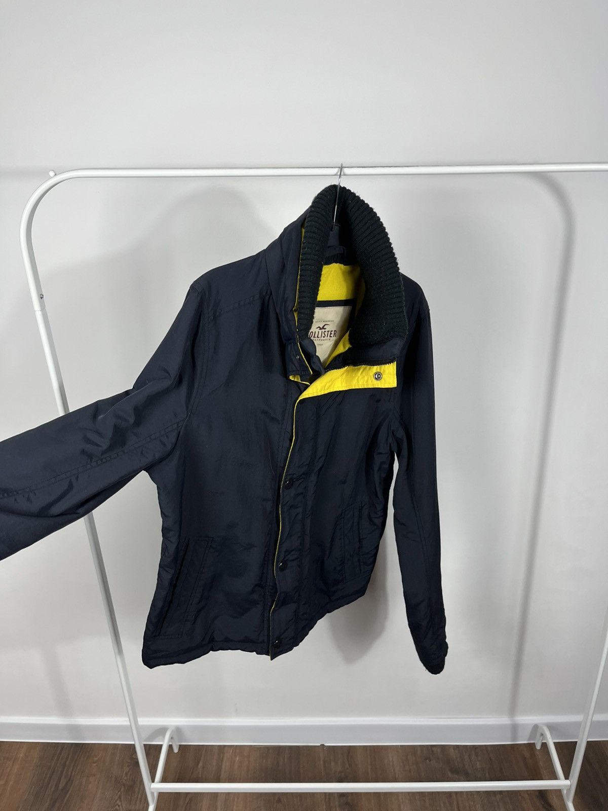 Hollister Hollister Navy Jacket Yellow Lining Size L Winter Size US L / EU 52-54 / 3 - 7 Thumbnail