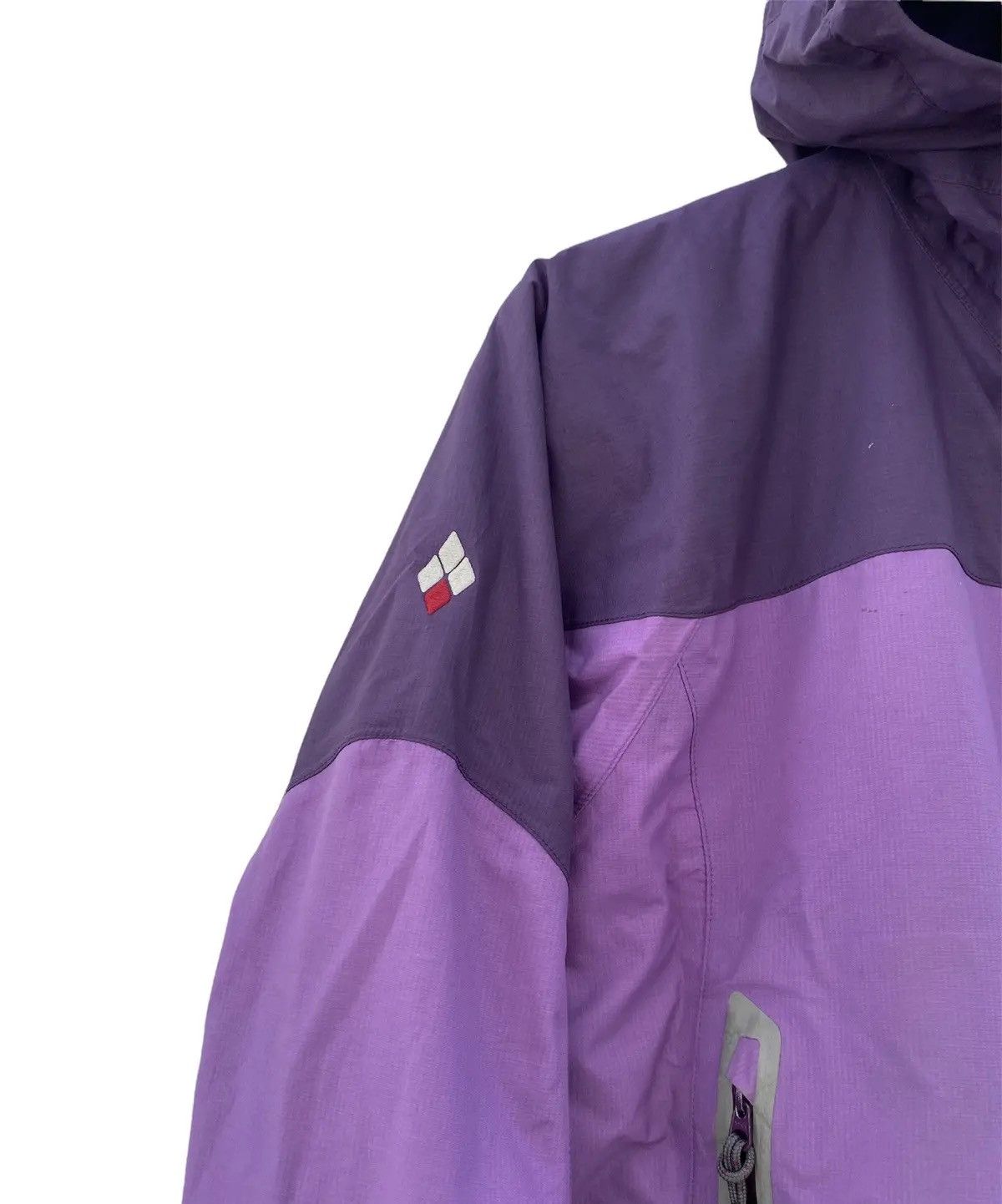 Goretex Montbell Goretex Windbreaker Jacket Light Color Design Size US L / EU 52-54 / 3 - 10 Thumbnail
