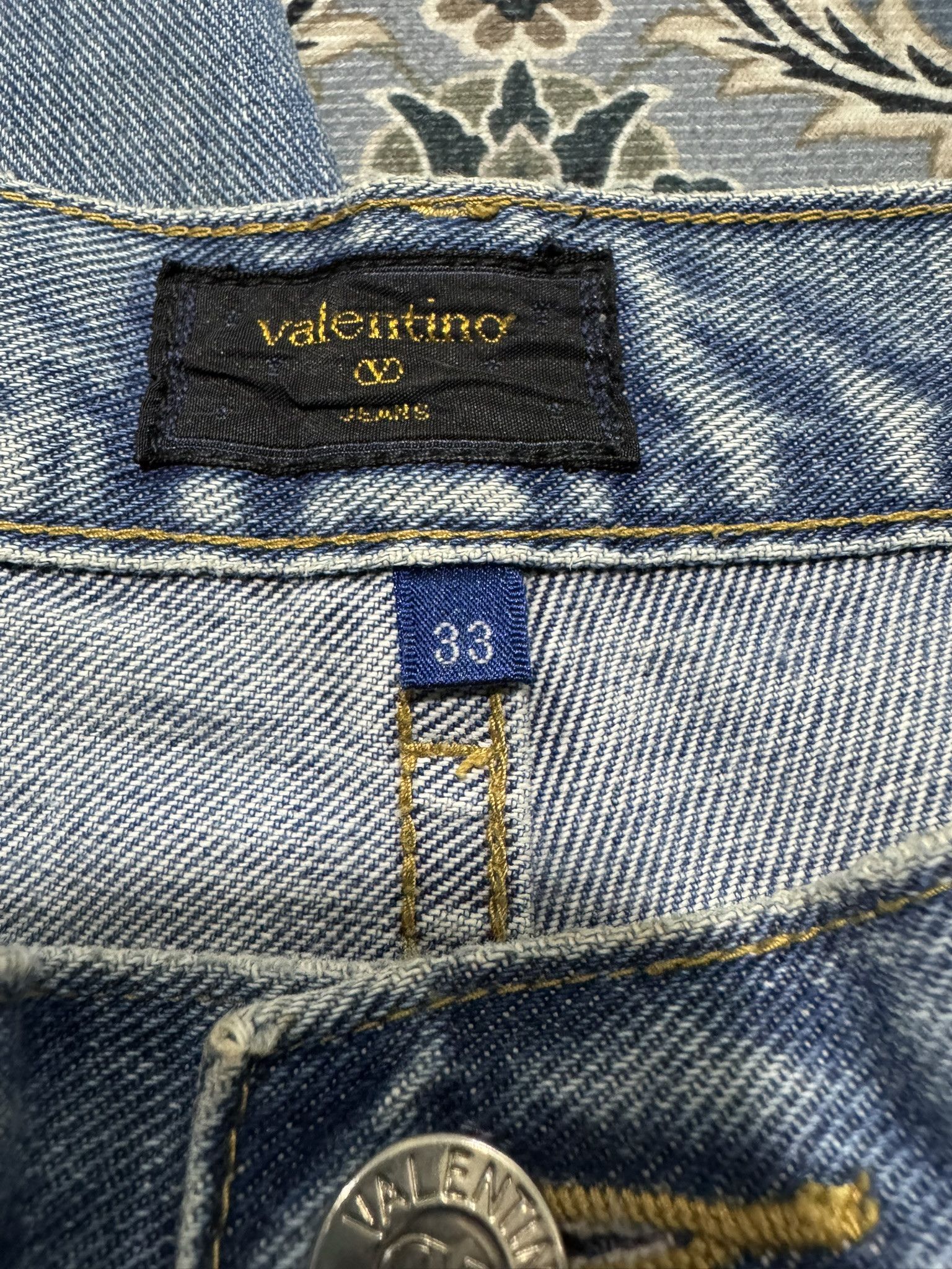 Valentino × Vintage Vintage Valentino Classic Blue Loose Jeans Size US 33 - 9 Thumbnail