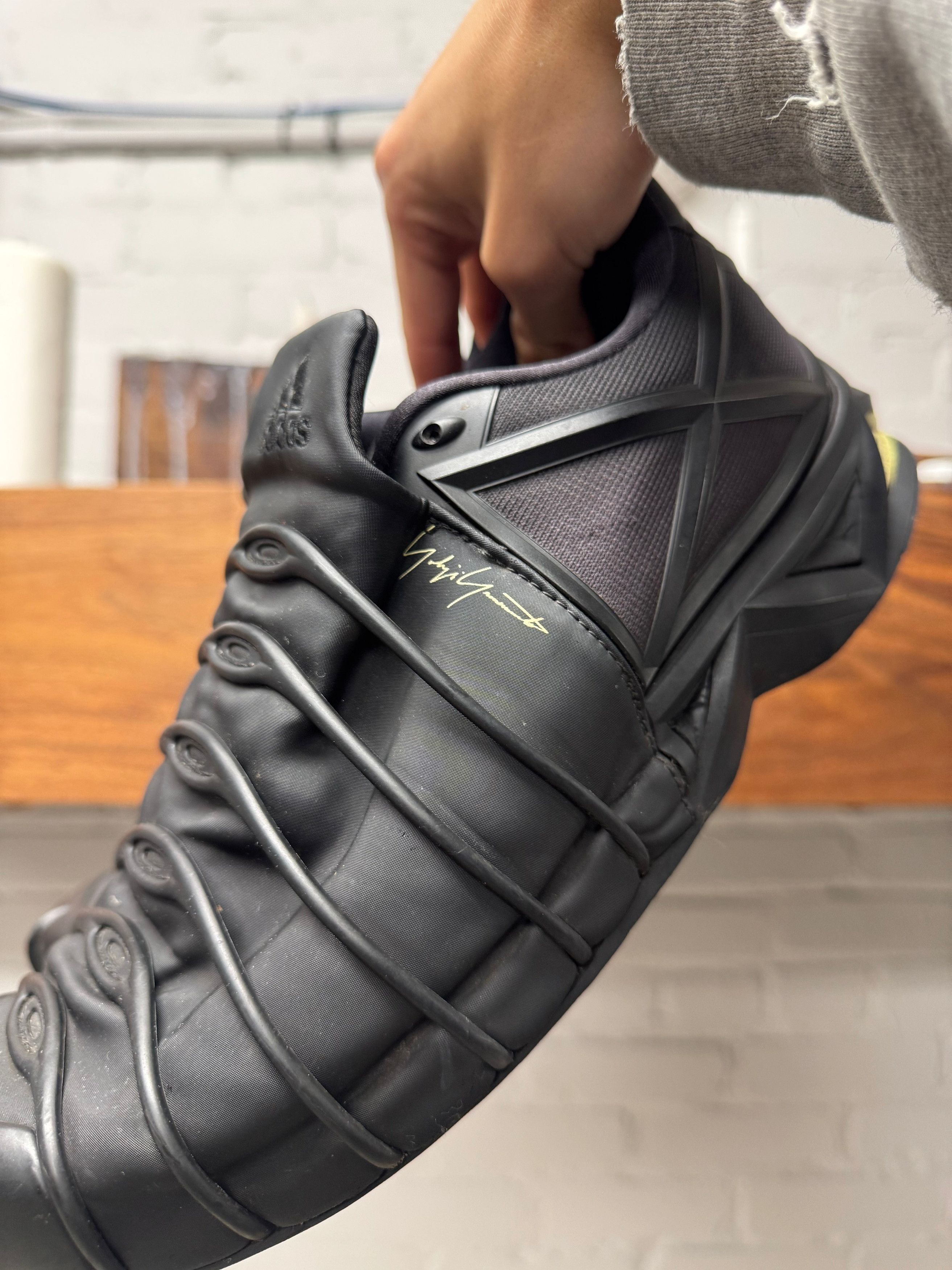Yohji Yamamoto 2001 Yohji Yamamoto X Adidas ‘Tenet’ Low Top Sneakers Size US 10.5 / EU 43-44 - 2 Thumbnail