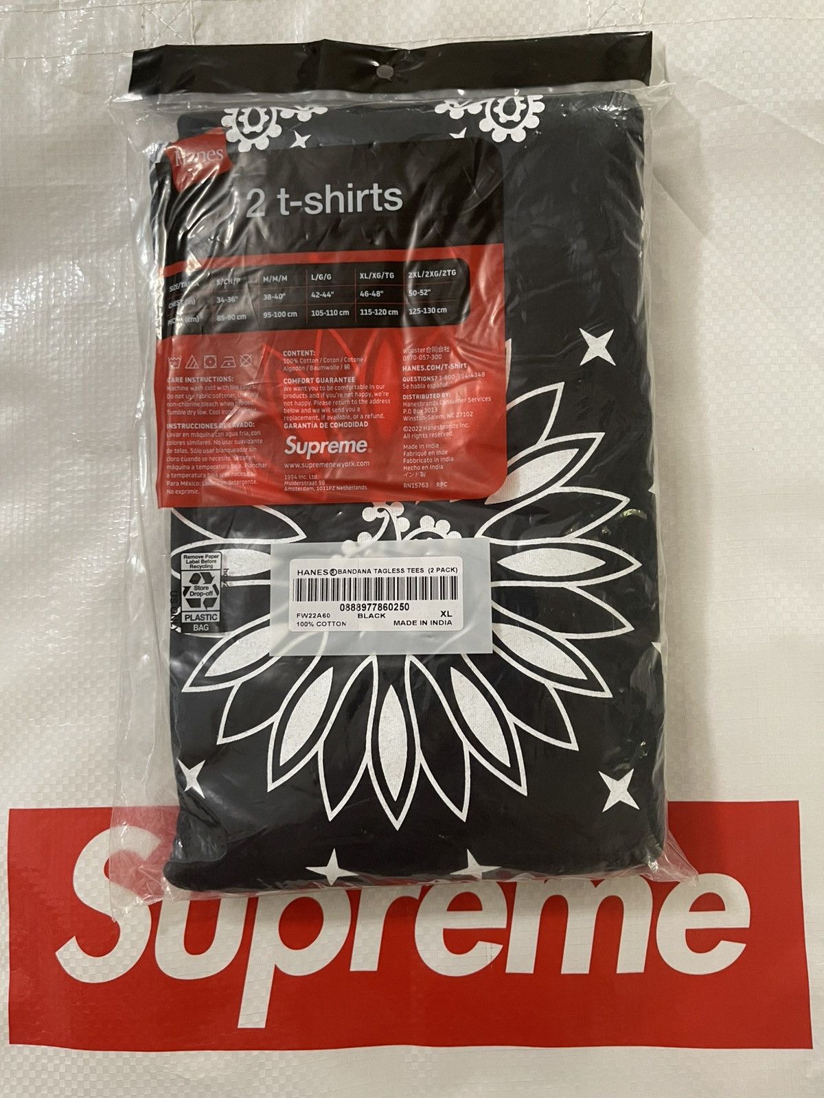 Supreme Supreme Hanes bandana tagless tee Size US XL / EU 56 / 4 - 3 Thumbnail