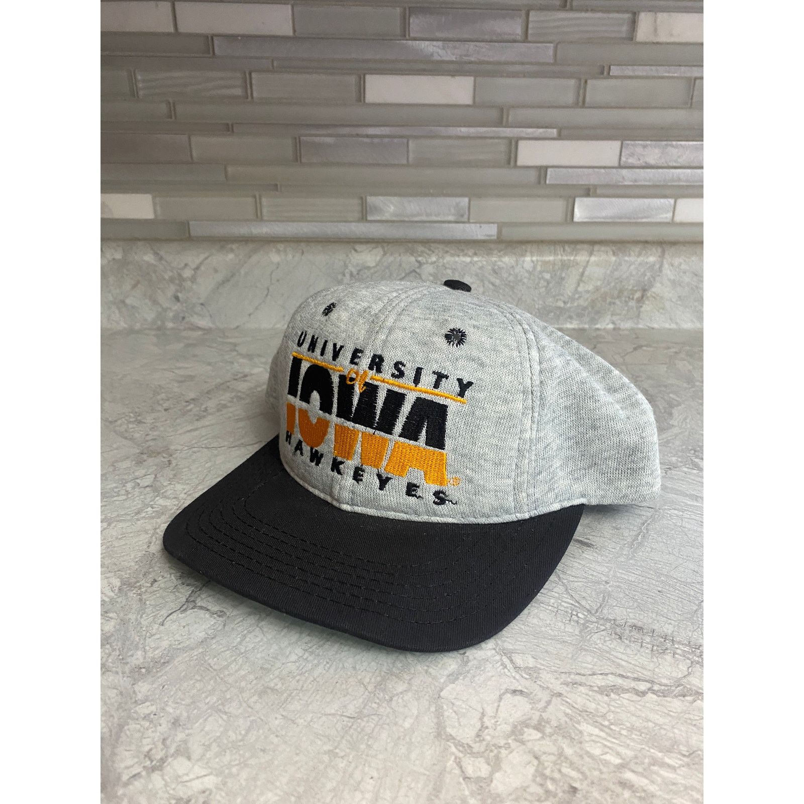 NCAA Vintage Iowa Hawkeyes Snapback Hat Size ONE SIZE - 1 Thumbnail