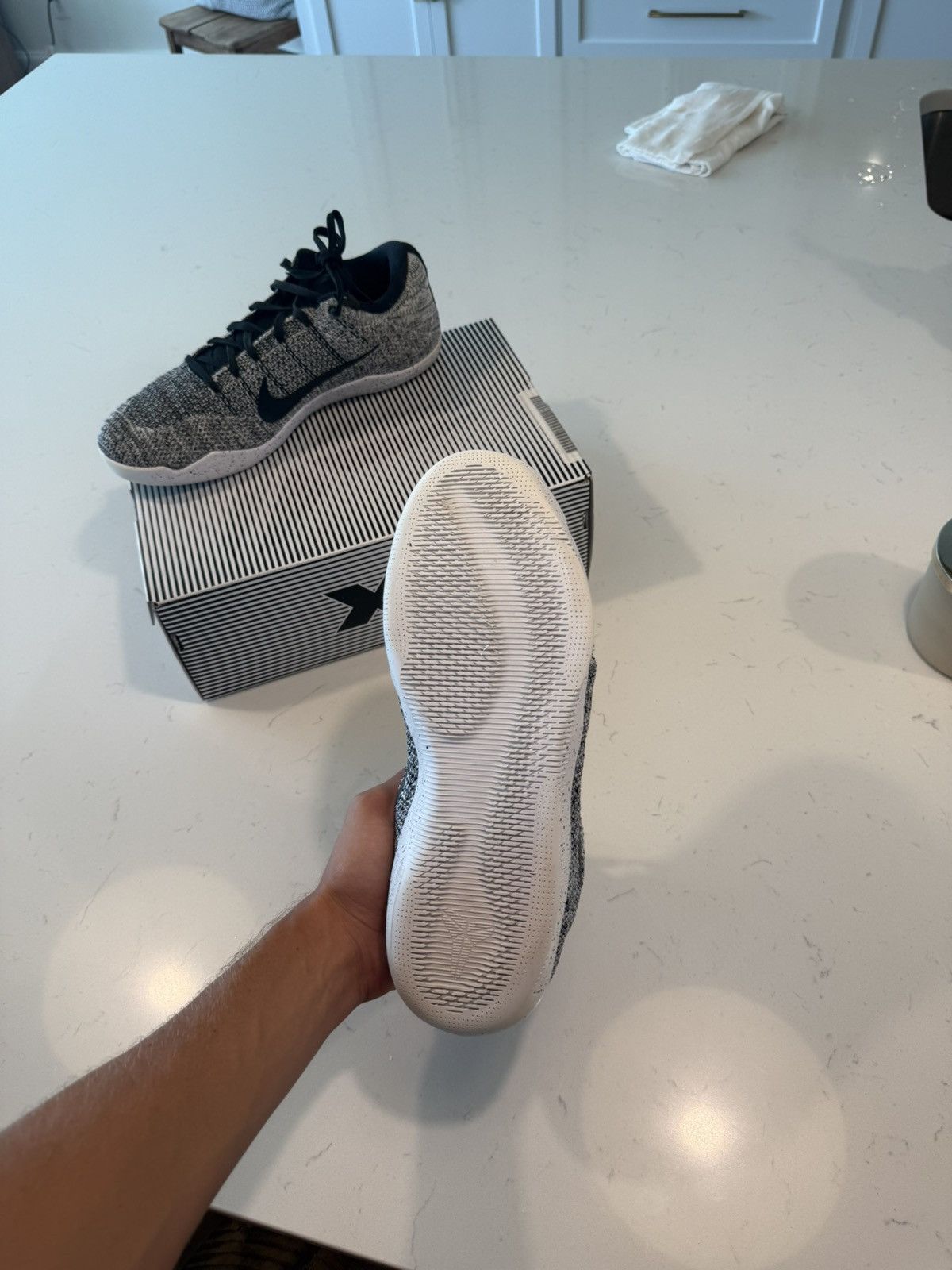 Nike Kobe 11 Low Oreo Size US 10.5 / EU 43-44 - 9 Thumbnail