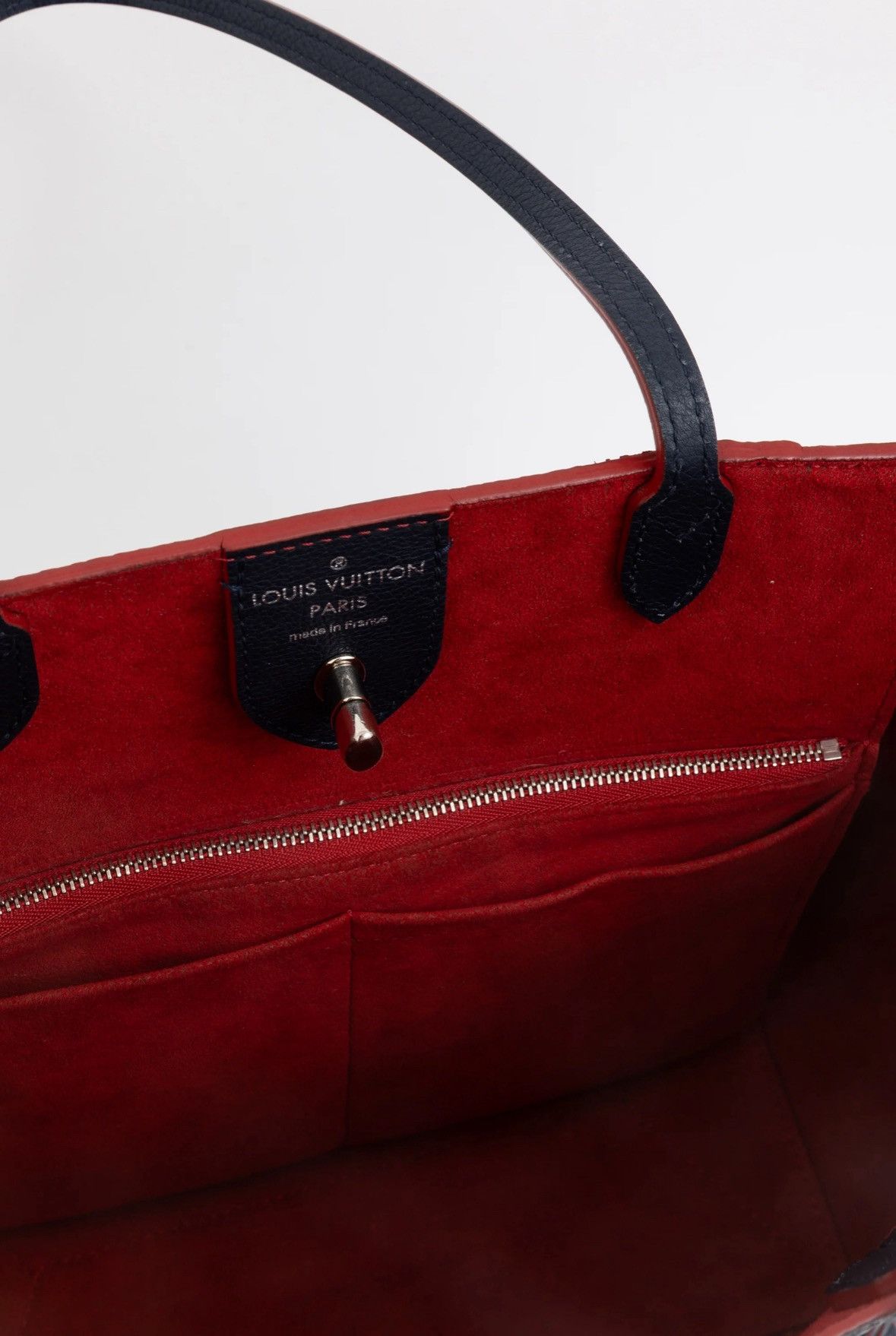 Louis Vuitton LV Microchip ✅ Certificate ✅ LV Lock Me Tote✨ Made in France Size ONE SIZE - 14 Thumbnail