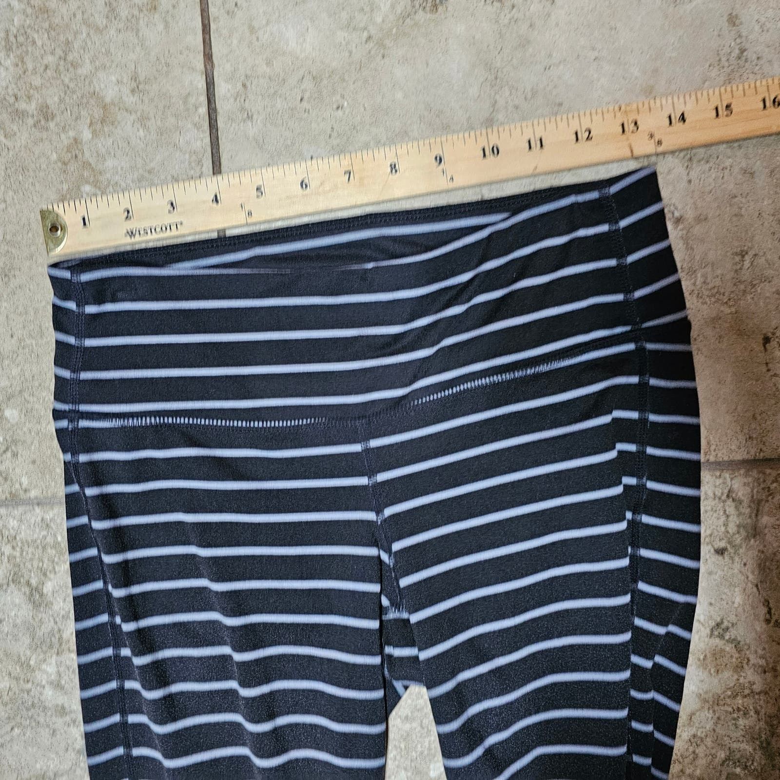 Athleta Athleta Striped Leggings Black and Gray 27" inseam sz Small Size 27" / US 4 / IT 40 - 8 Thumbnail