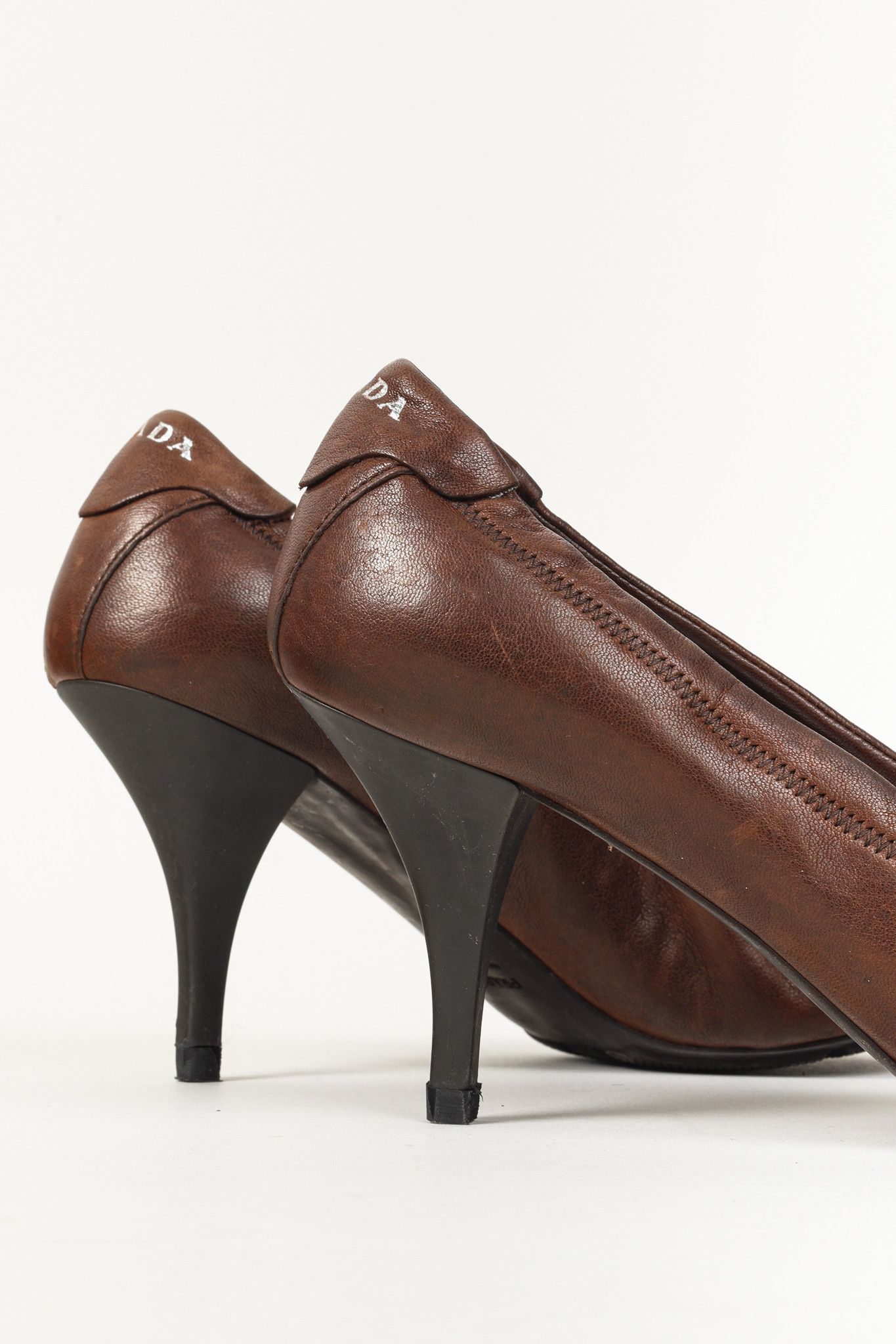 Prada Prada Brown Leather Scrunch Pointed Toe Pumps Size US 7.5 / IT 37.5 - 8 Thumbnail