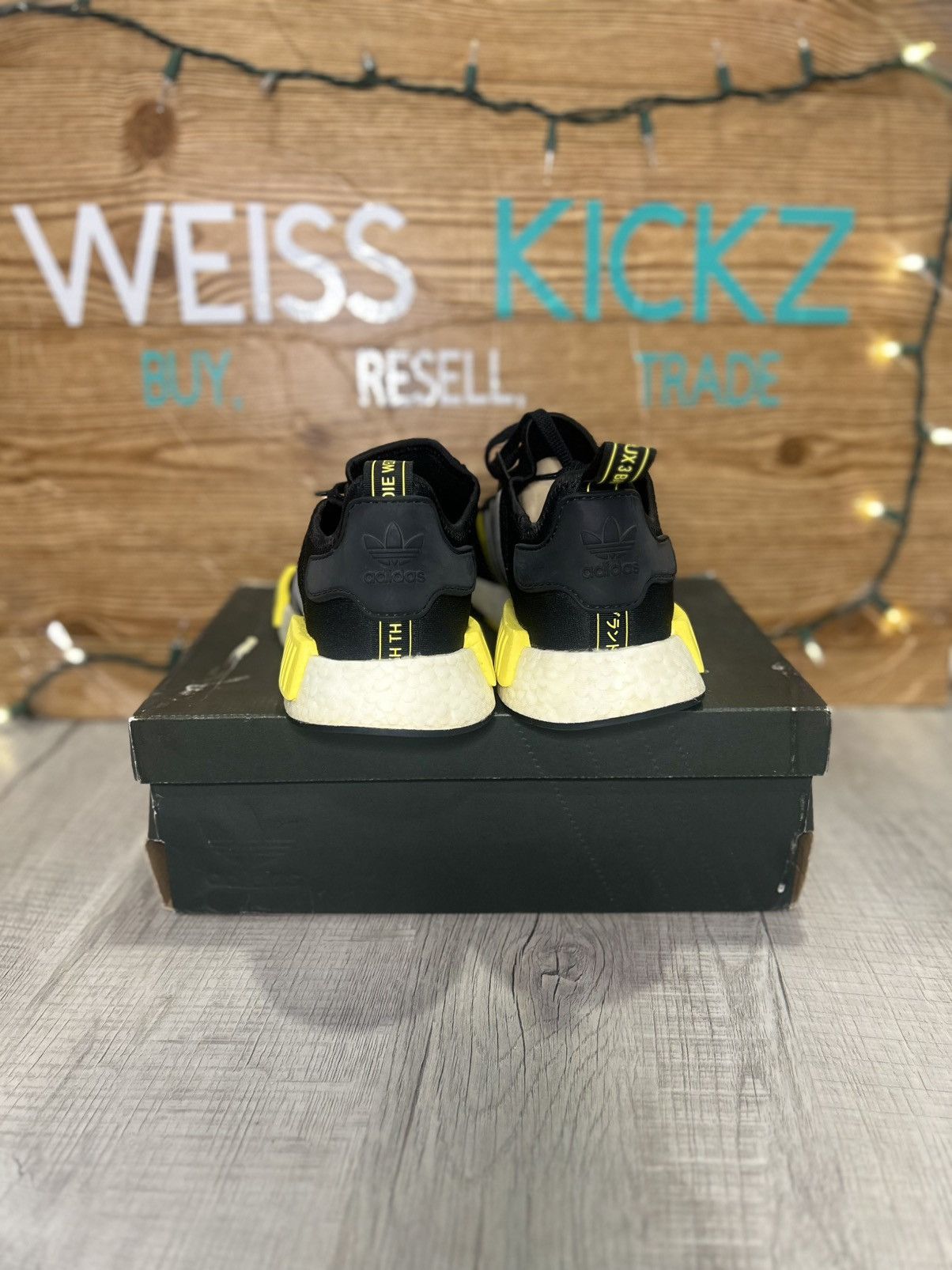 Adidas Adidas nmd black/yellow Size US 11 / EU 44 - 6 Thumbnail