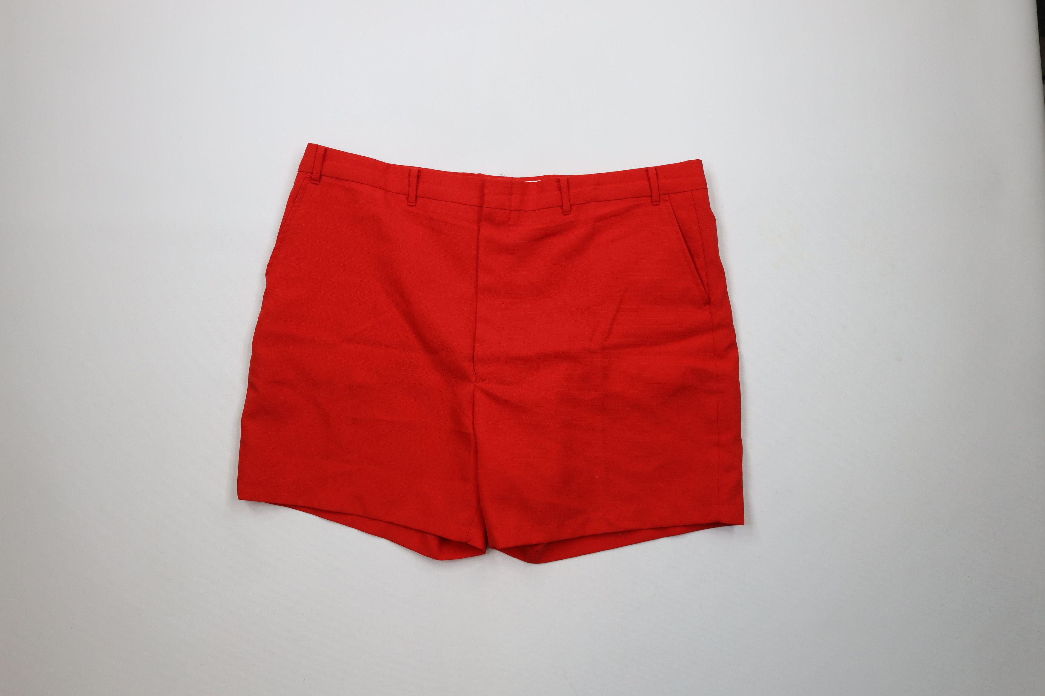 Vintage Vintage 90s Streetwear Above Knee Golf Chino Shorts Red USA Size US 42 / EU 58 - 1 Thumbnail