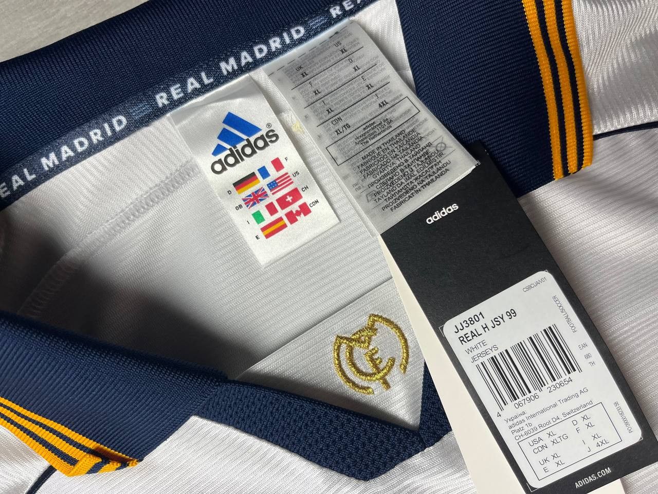 Adidas 1999 2000 REAL MADRID AWAY OFFICIAL SOCCER JERSEY SIZE XL Size US XL / EU 56 / 4 - 4 Thumbnail