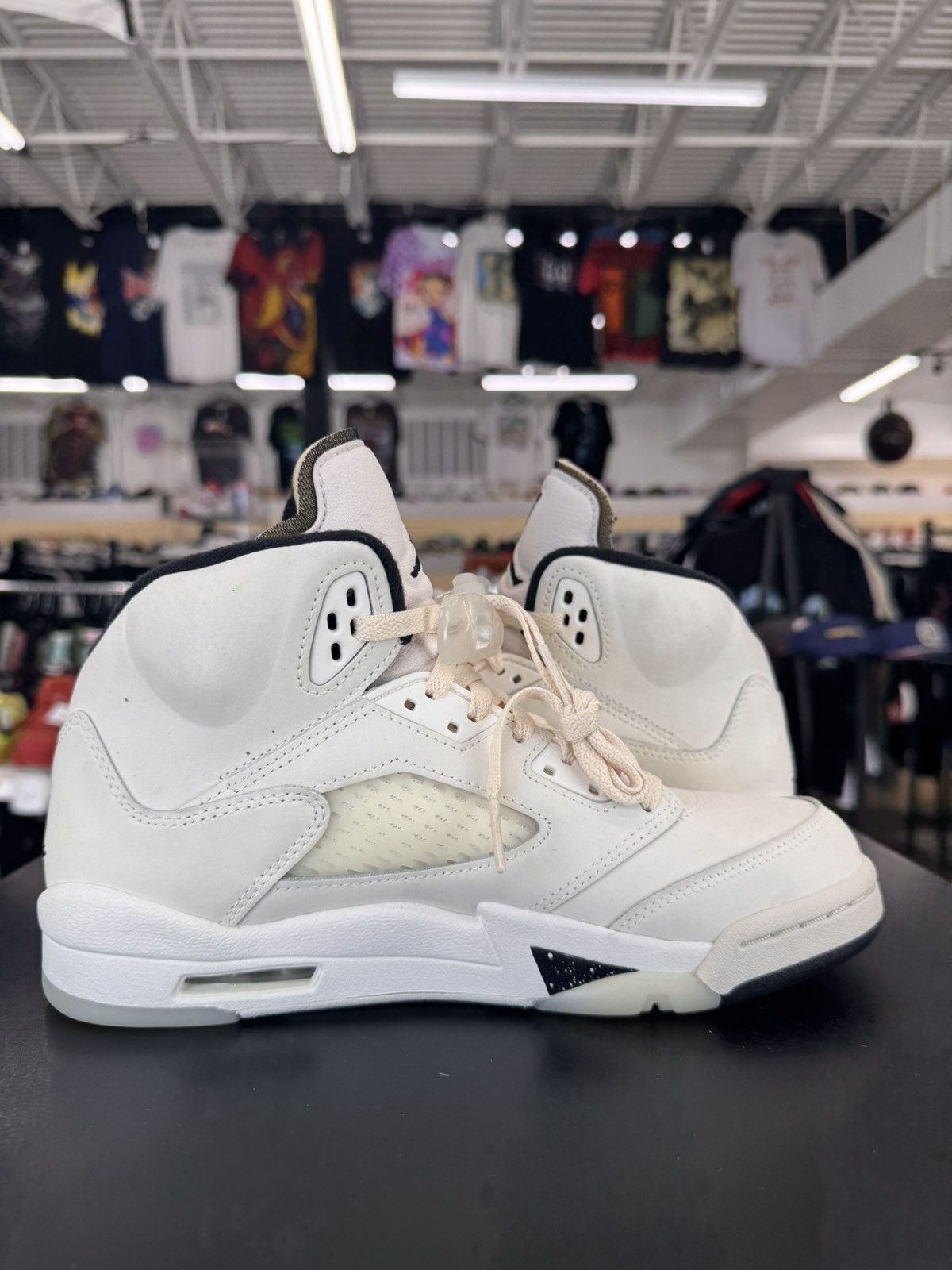 Jordan Brand Air Jordan 5 Sail Size 6.5Y (2024) Size US 6.5 / EU 39-40 - 3 Thumbnail