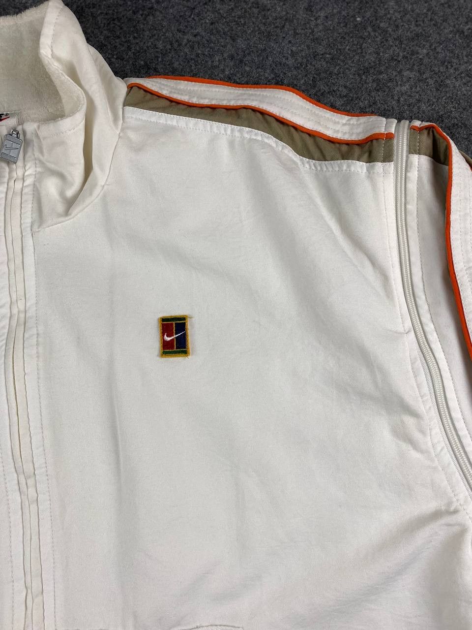 Nike vintage 90s nike court jacket removeablesleeves Size US L / EU 52-54 / 3 - 4 Thumbnail