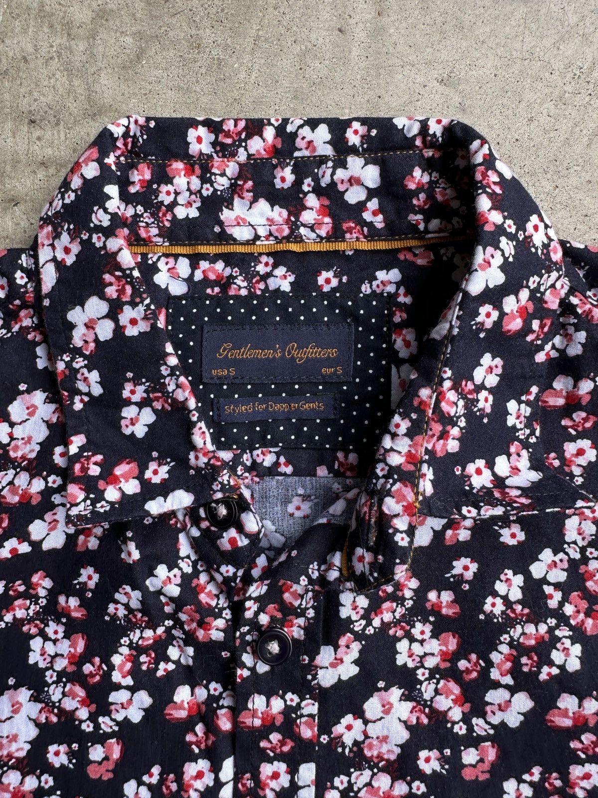 Other Cropped Boxy Black Floral Button Up Shirt Size US S / EU 44-46 / 1 - 3 Thumbnail