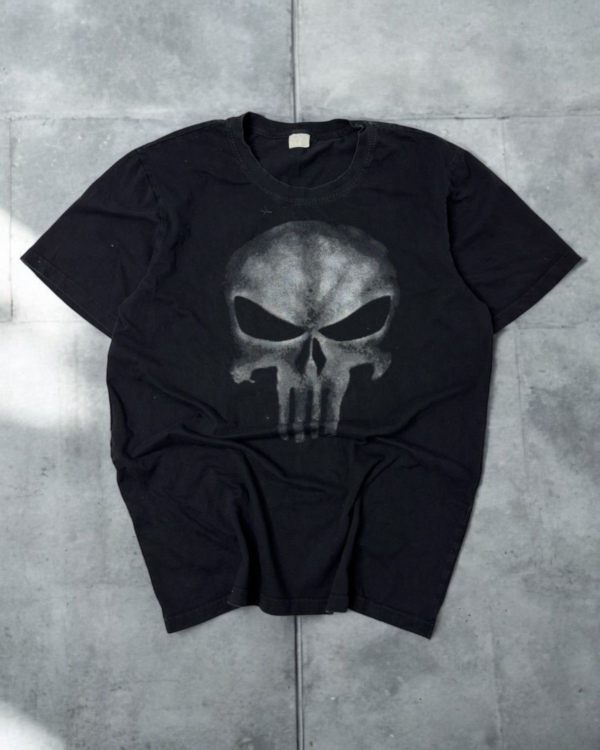 Marvel Comics Vintage black Punisher big logo tee swag y2k marvel 90s 00s Size US L / EU 52-54 / 3 - 1 Thumbnail