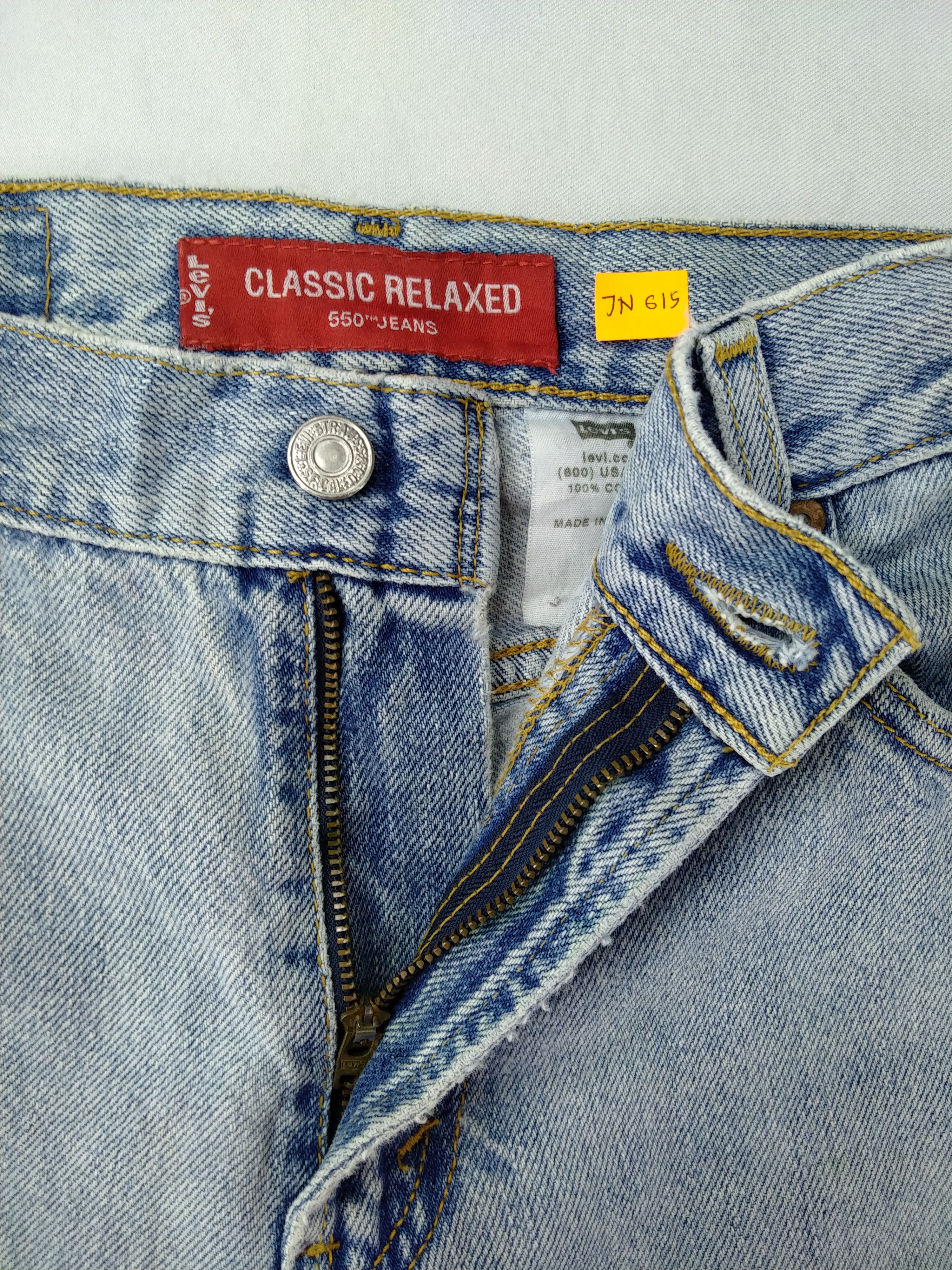 Levi's Light Wash Vintage Levi's 550 Classic Relaxed Denim JN615 Size US 27 - 6 Thumbnail