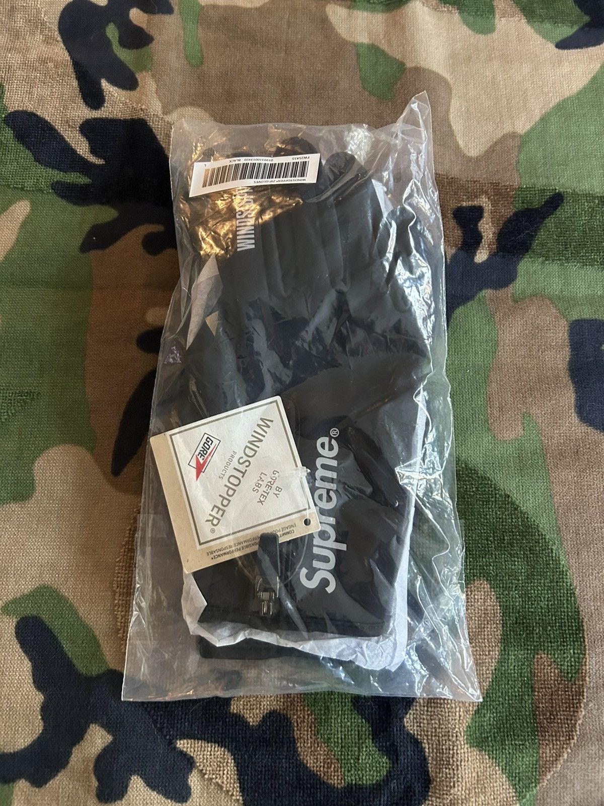 Supreme Supreme Windstopper Zip Gloves Black Large FW25 Size ONE SIZE - 4 Thumbnail