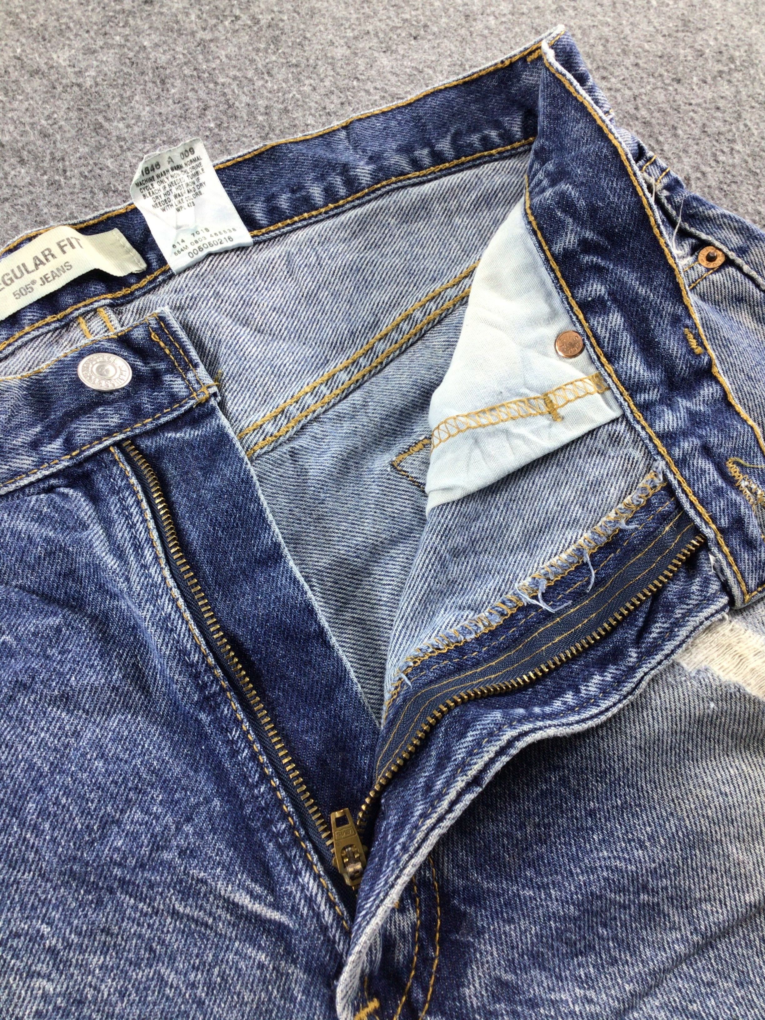 Levi's Faded Blue Vintage Levis 505 Jeans Distressed Denim -J469 Size US 36 / EU 52 - 8 Thumbnail
