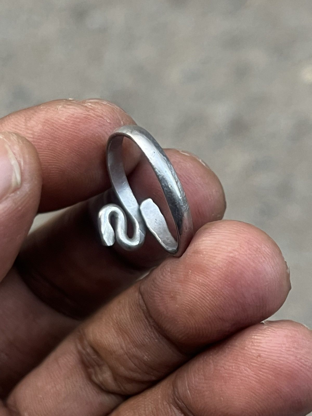 Hysteric Glamour Handcrafted Hammered Snake Ring Sterling Silver Style Size ONE SIZE - 8 Thumbnail