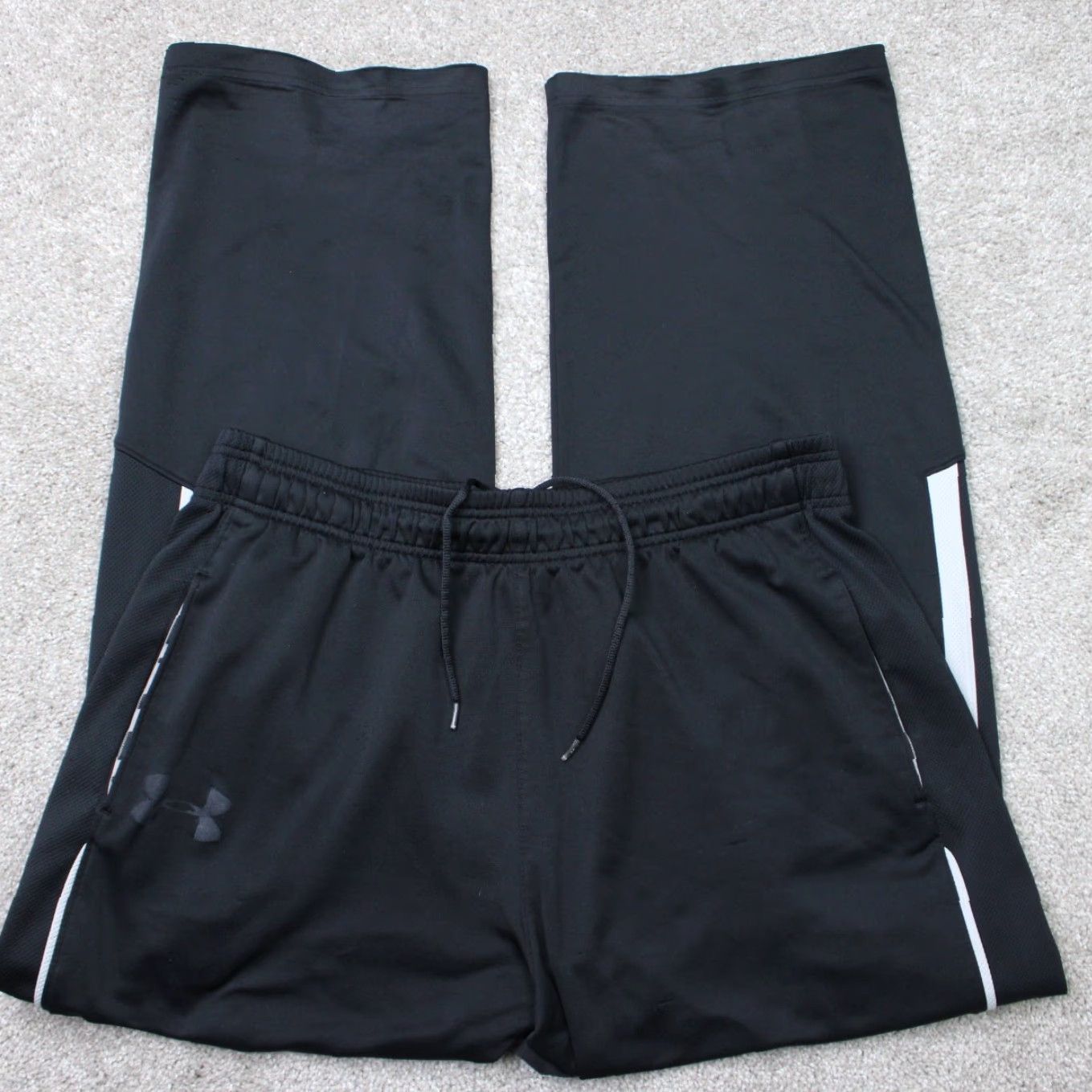 Under Armour Under Armour Pants Mens XL Black UA Loose Fit Drawstring Sweatpants Joggers Size US 36 / EU 52 - 2 Thumbnail