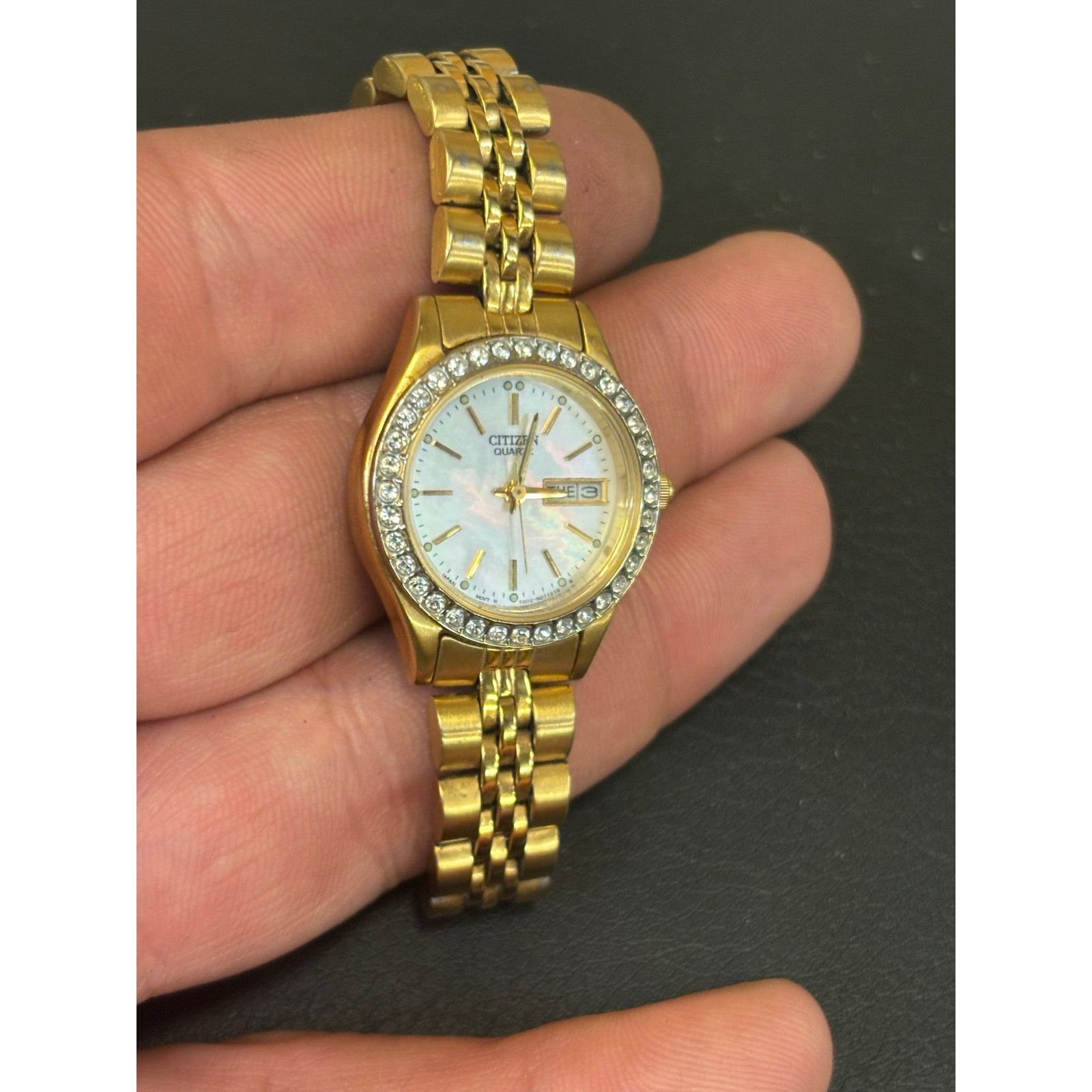 Citizen Citizen Mother Of Pearl Gold Tone Womens Watch! New Battery. Size ONE SIZE - 2 Thumbnail