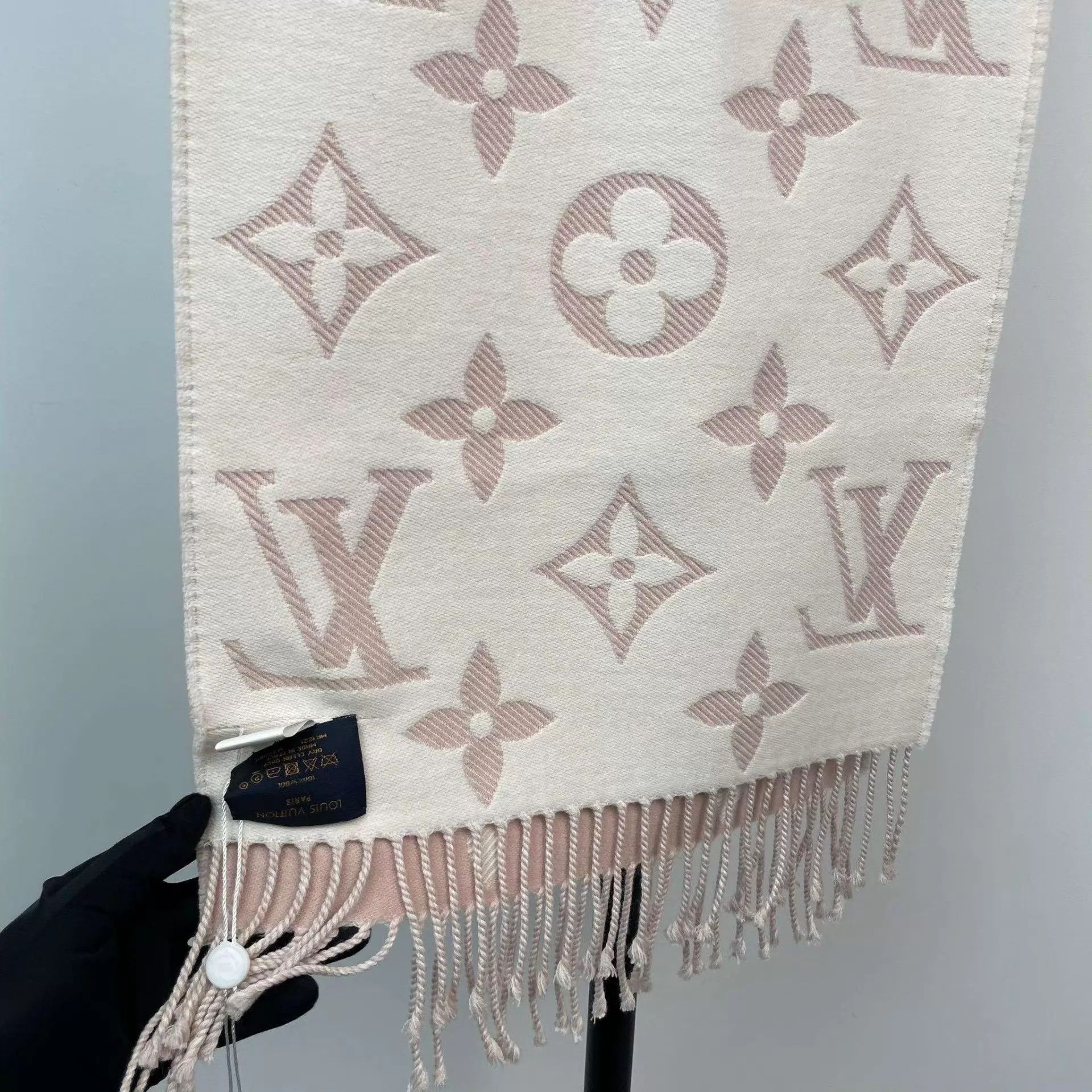 Louis Vuitton LV double-faced cashmere scarf pink Size ONE SIZE - 5 Thumbnail