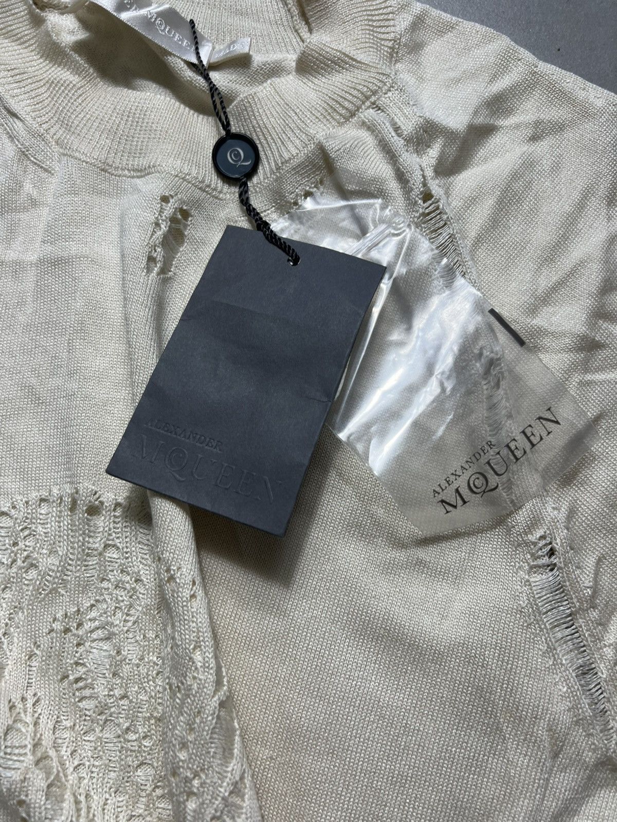 Alexander McQueen Alexander McQueen - Distressed Skull Sweater Size L / US 10 / IT 46 - 9 Thumbnail