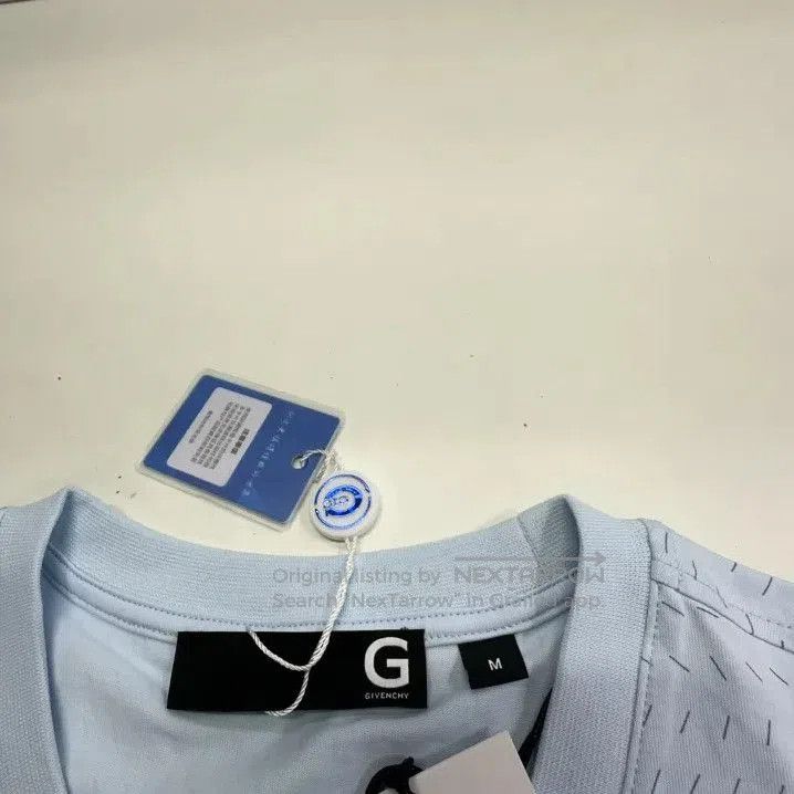 Givenchy Givenchy Round Neck Logo Short-Sleeve T-Shirt. Size US M / EU 48-50 / 2 - 4 Thumbnail
