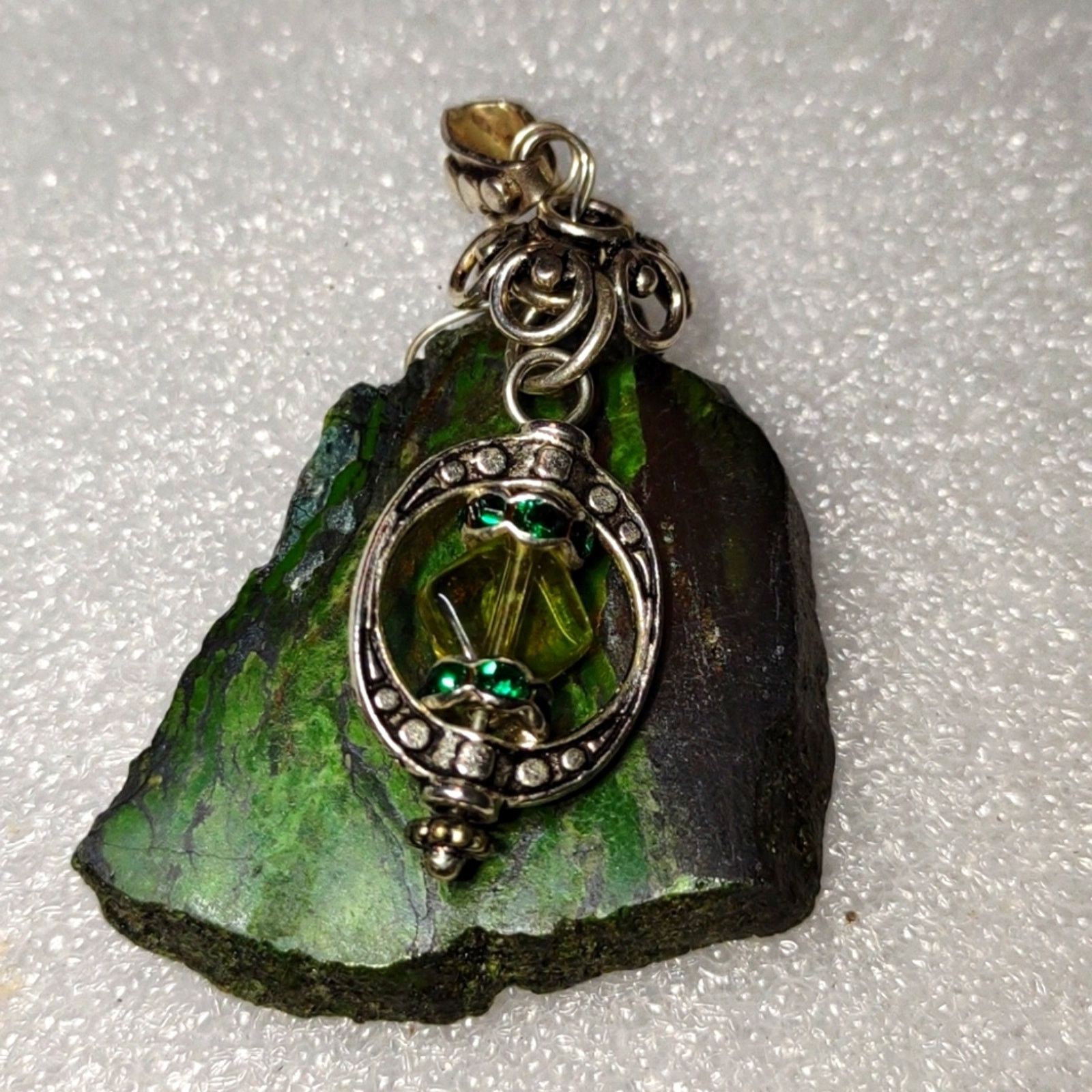 Vintage Vintage handmade agate pendant with crystal in the middle Size ONE SIZE - 1 Preview